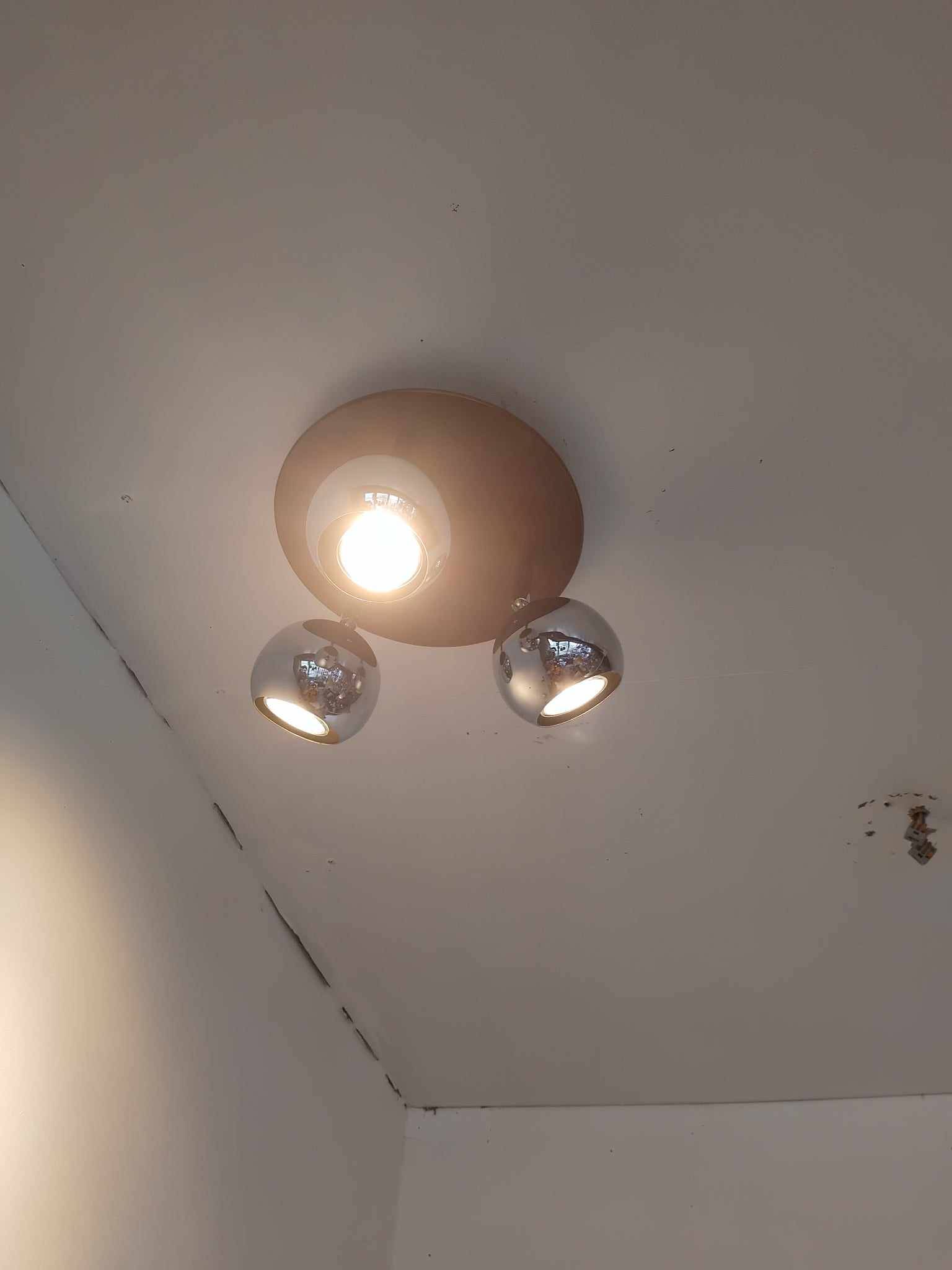 Space Art 70/80 ceiling light with 3 chrome spots.