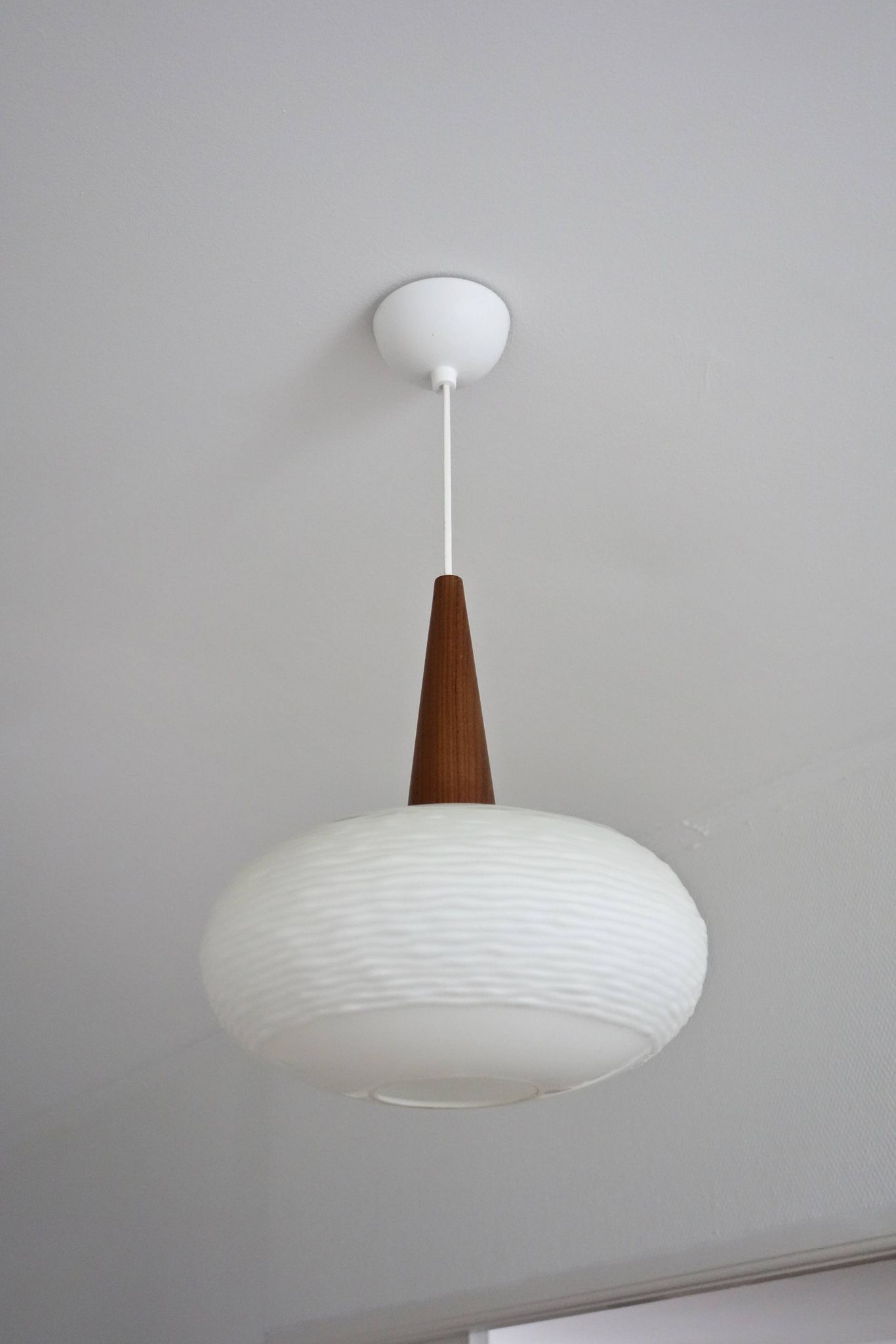 Suspension scandinave de Louis Kalff pour Philips, 1960's