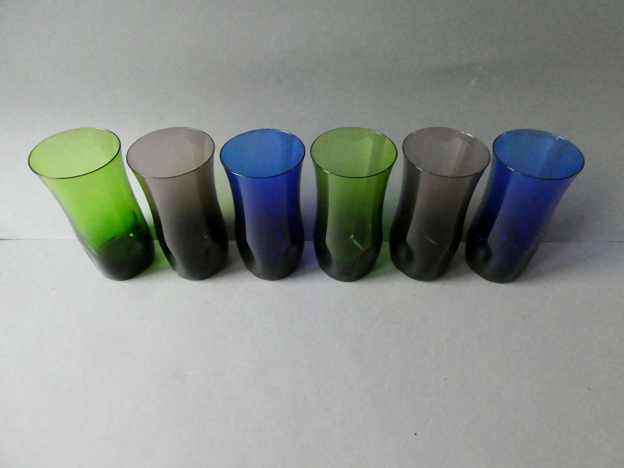 6 blown and pinched glass glasses from the 50s and 60s