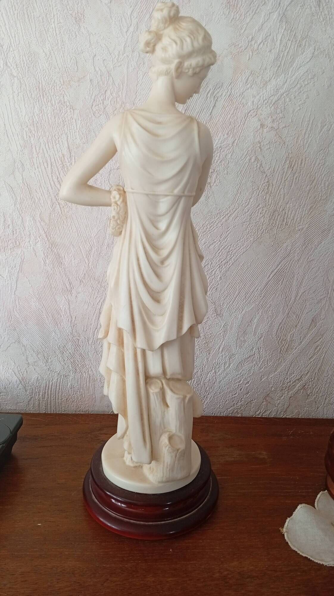 Statue