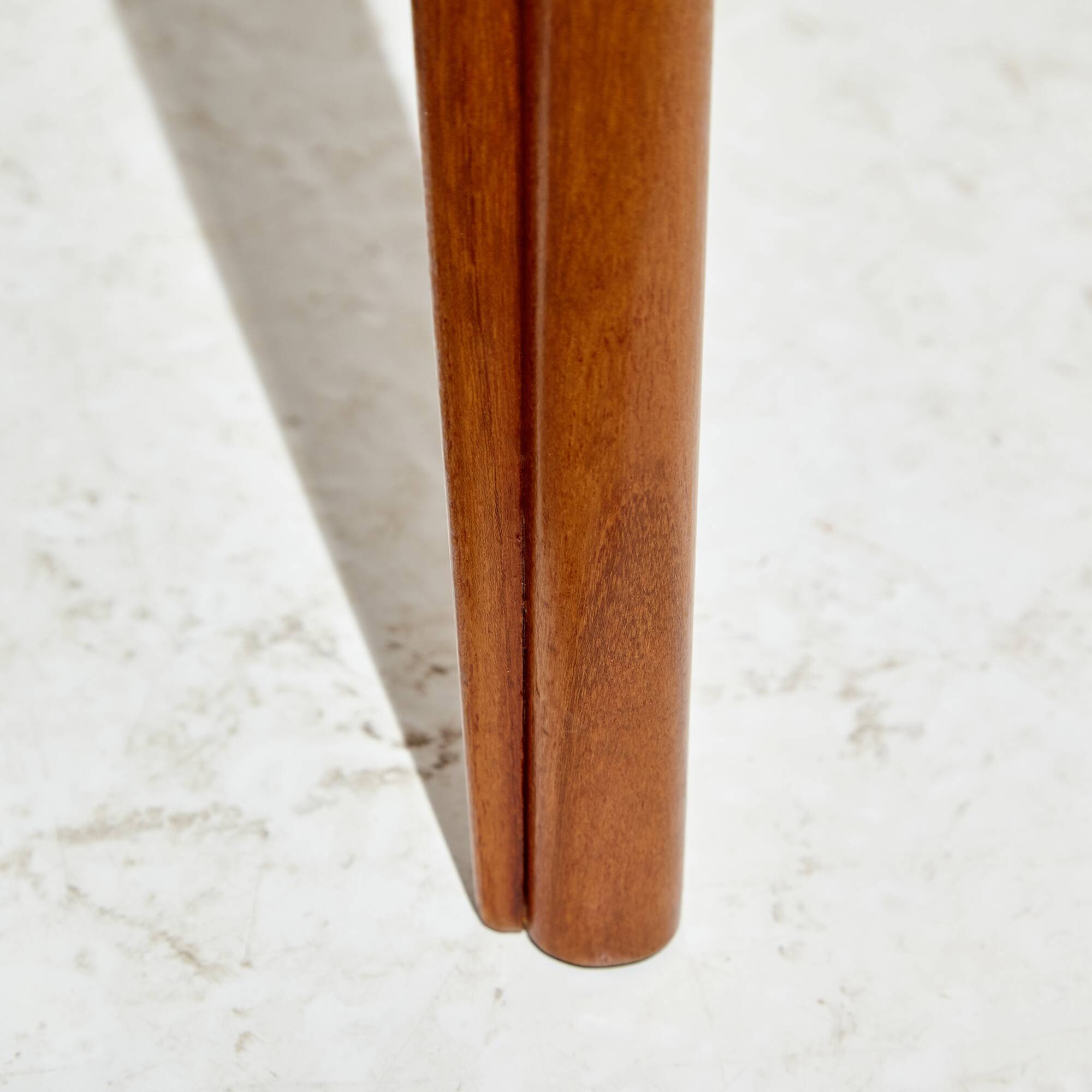 Restored teak dining table by henry rosengren hansen for brande møbelindustri mk9477