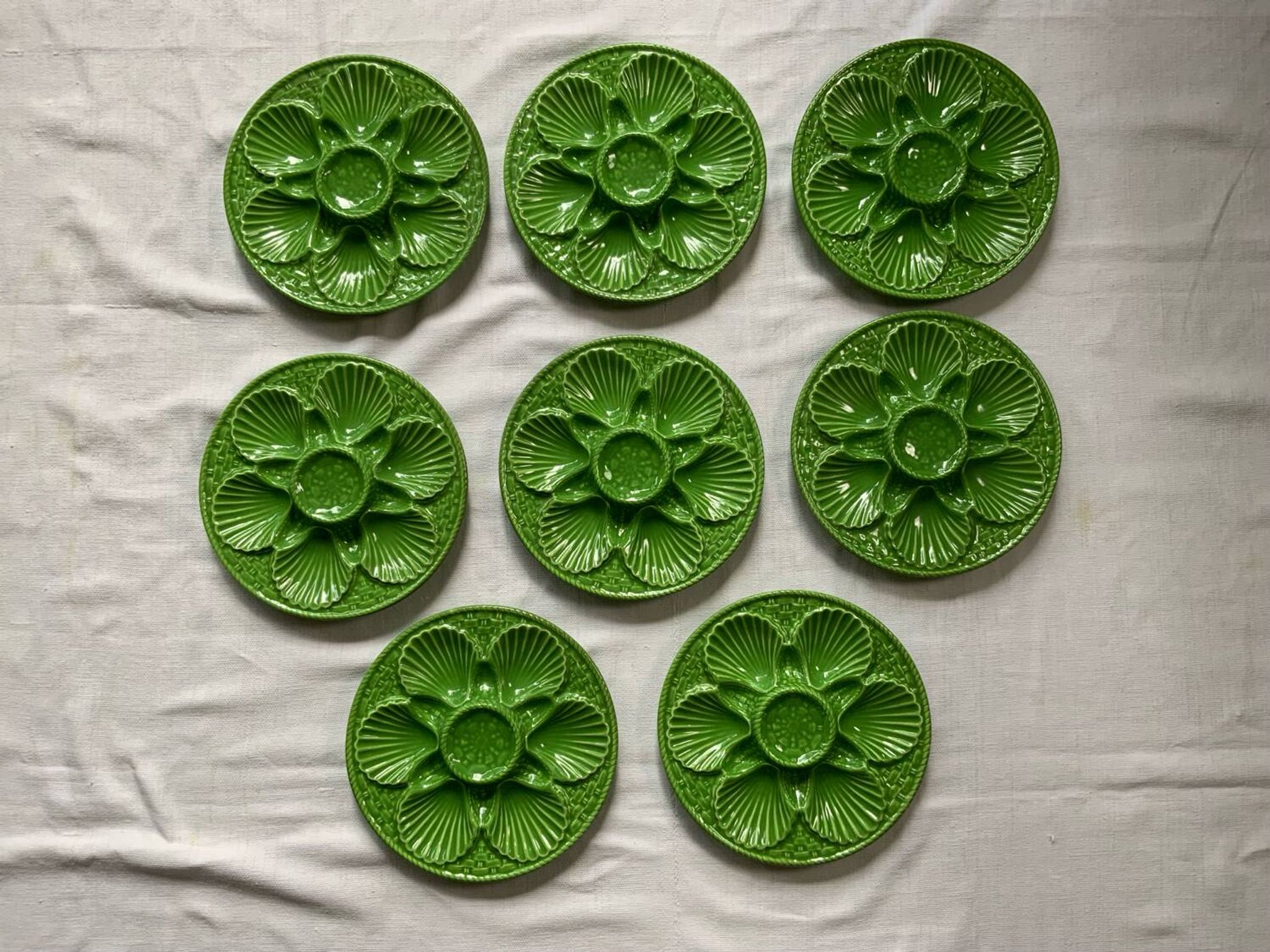 Assiettes à huîtres en barbotine
