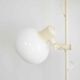 Lampadaire en métal blanc en forme de champignon