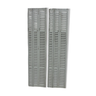 2 shutters with fixed louvers