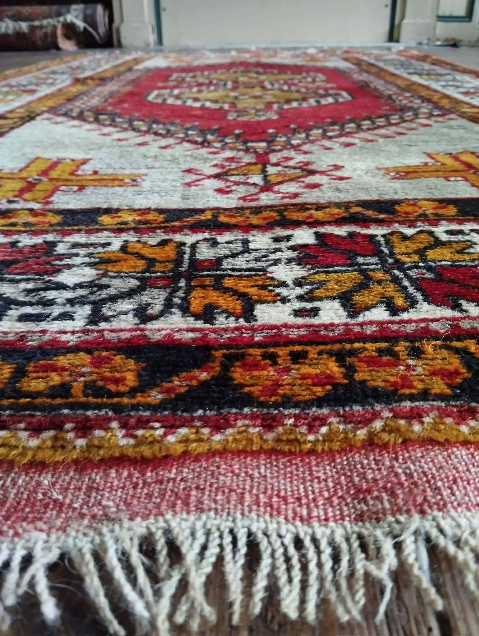 Handmade Anatolian carpet Yahyahli 190x114cm