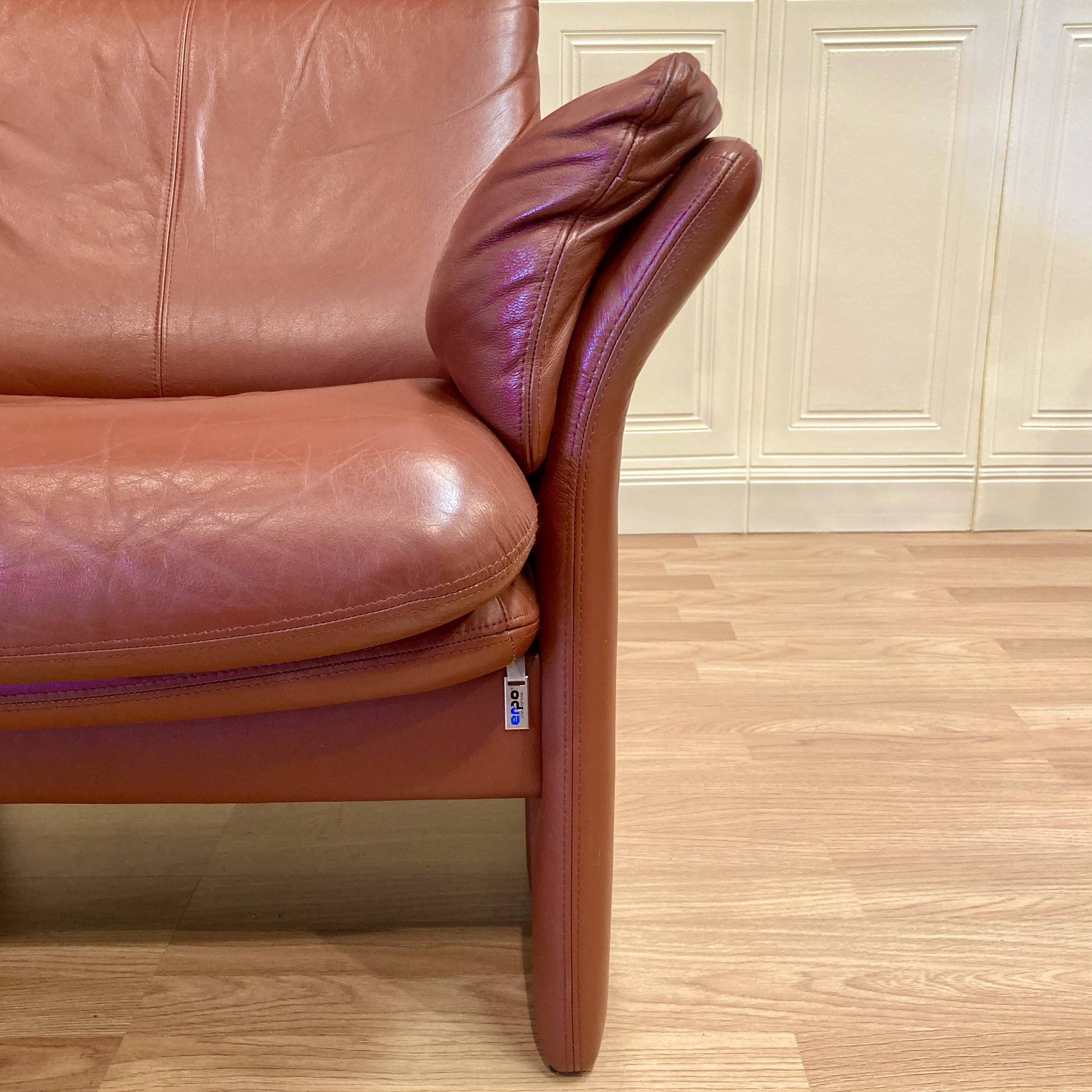 Fauteuil design cuir ajustable et modulable.