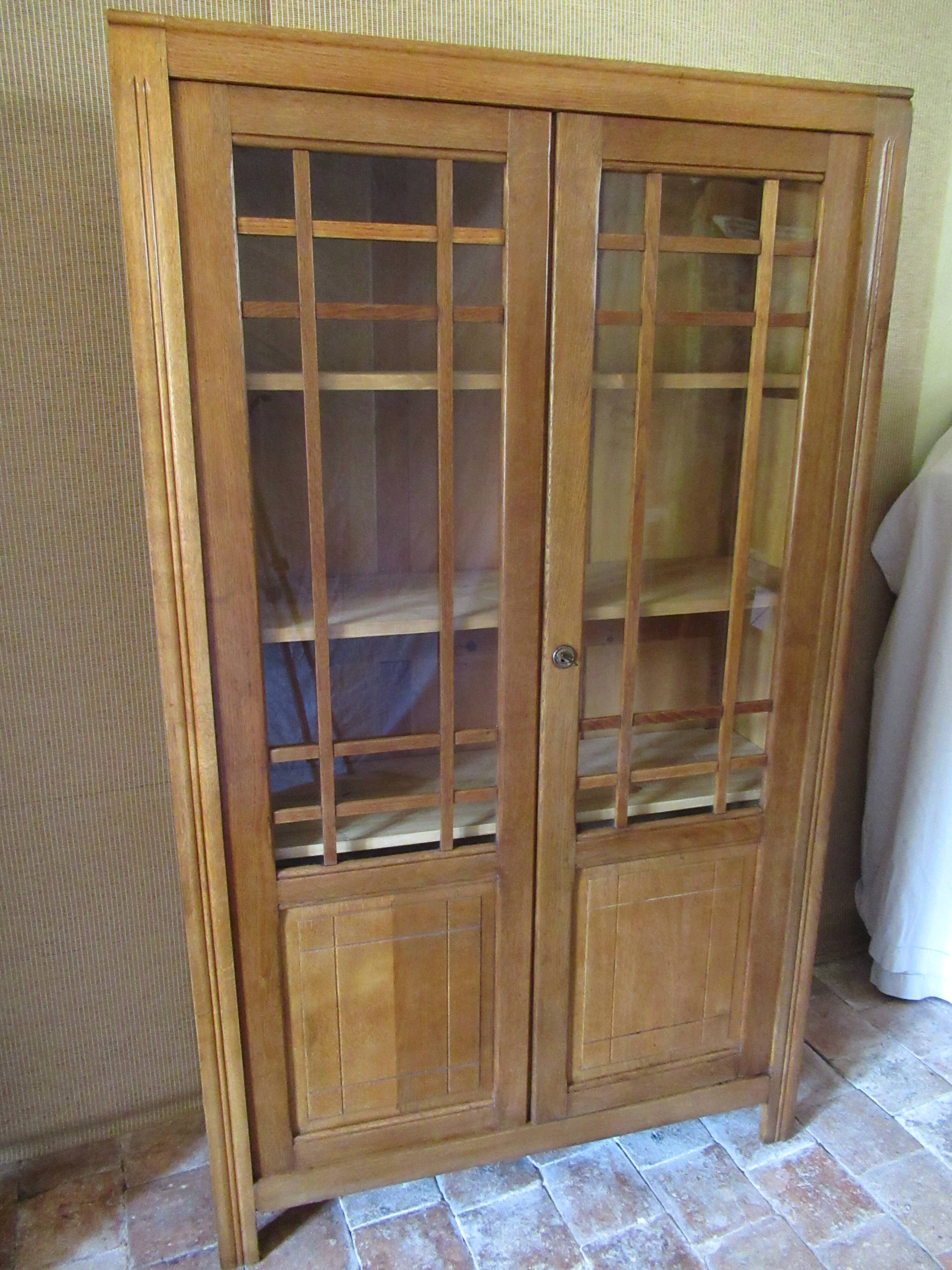 Armoire parisienne vitrée