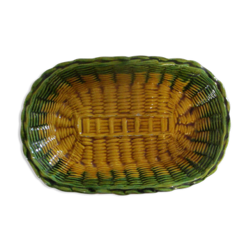 Corbeille en barbotine de Vallauris AM .