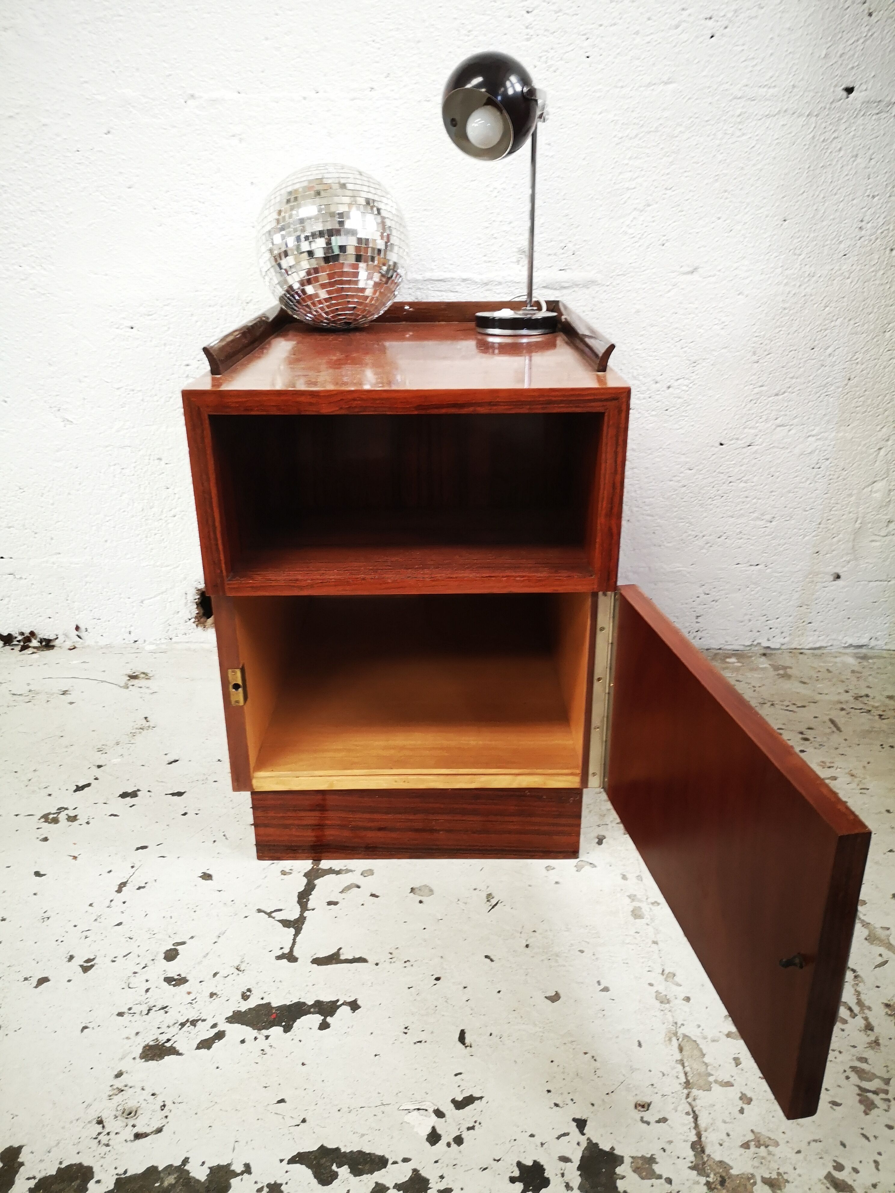 Bedside table annees 30