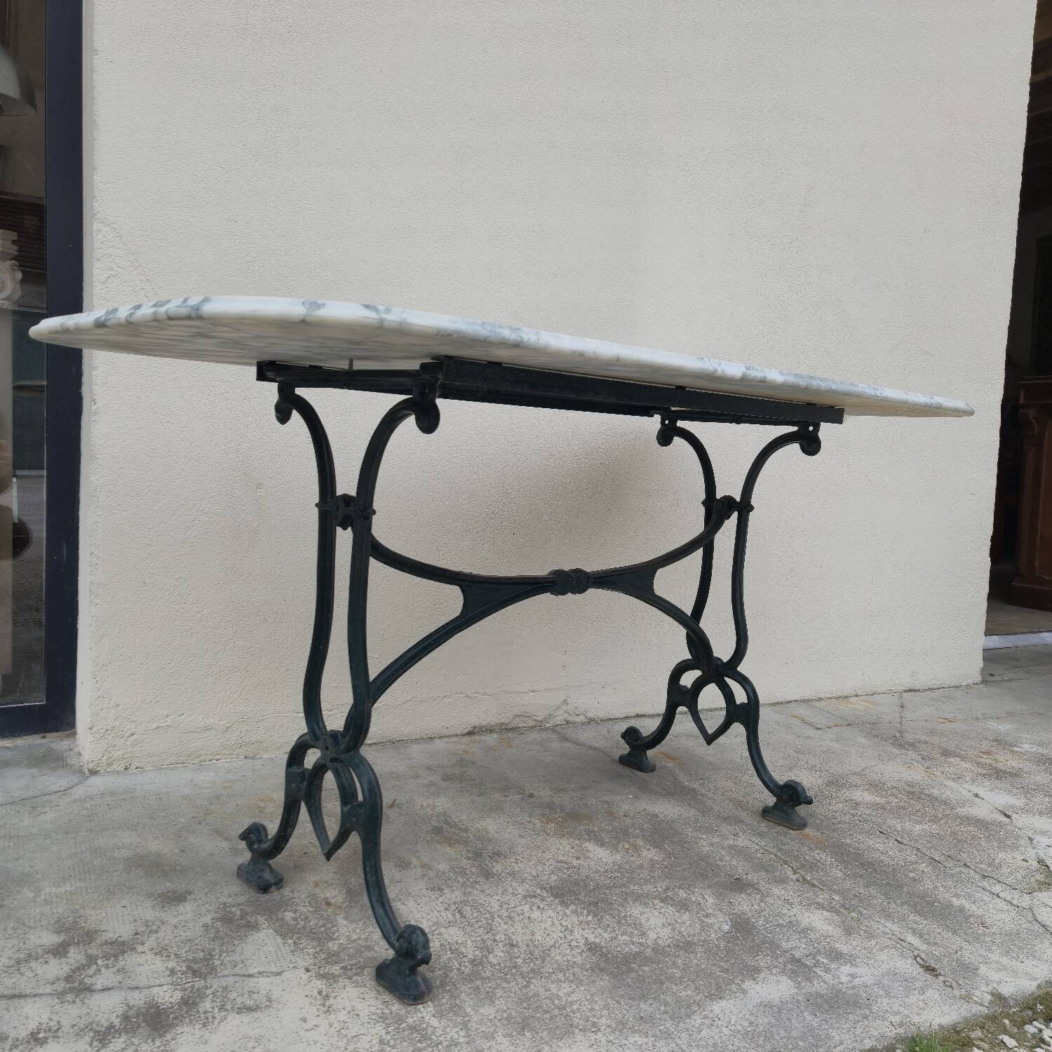 Antique cast iron and marble bistro restaurant table - 1.40m
