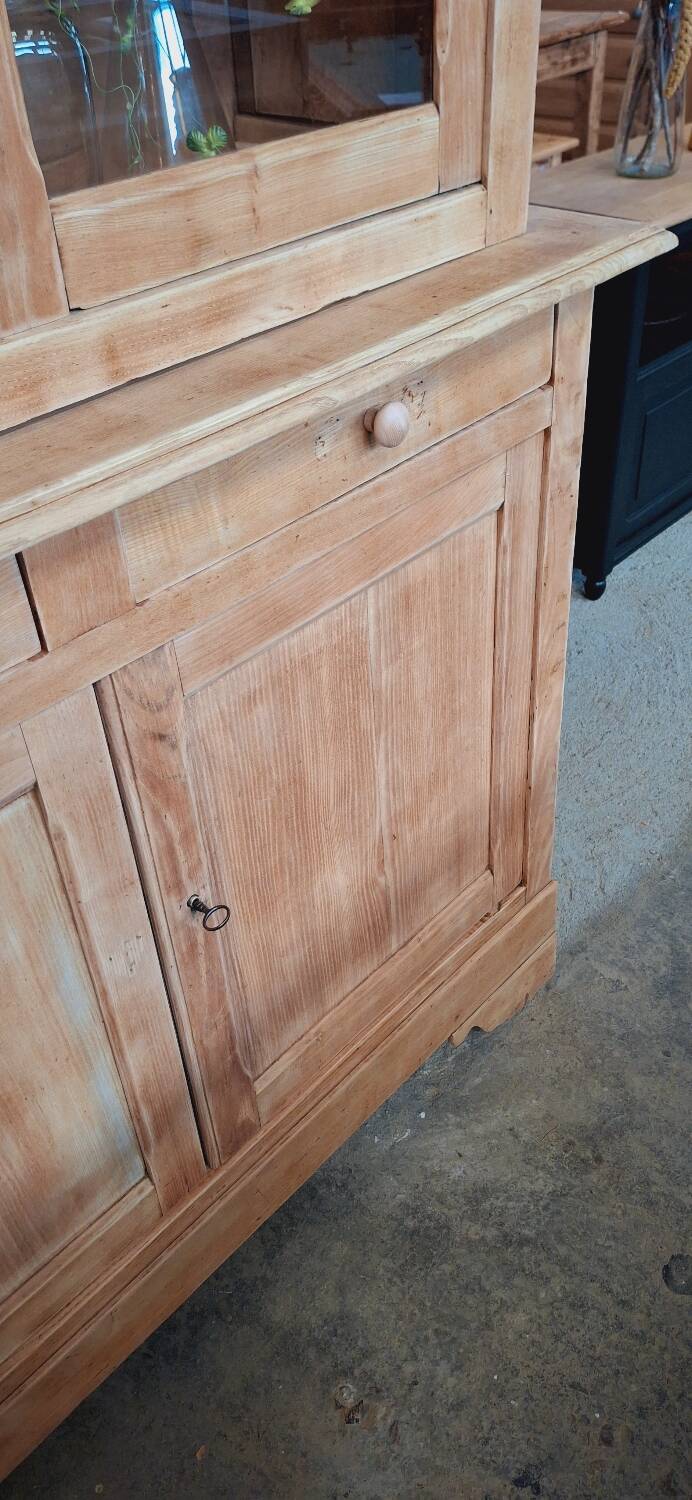 Two-piece glass-fronted buffet