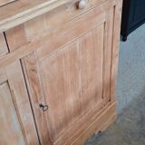 Sideboard with 2 glass panels