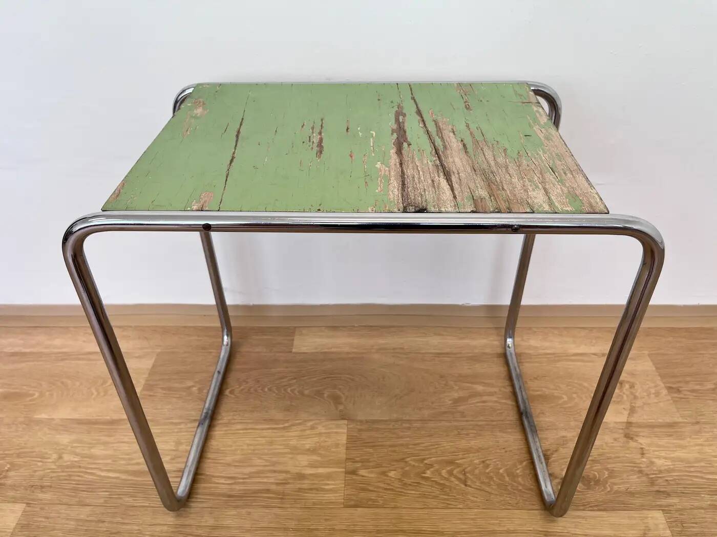 Table gigogne ou d'appoint chromée de style Bauhaus, conçue par Marcel Breuer pour Mucke Melder, années 1930