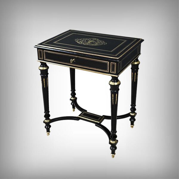 Table à ouvrage en bois noirci, époque Napoléon III – 2ème partie XIXe