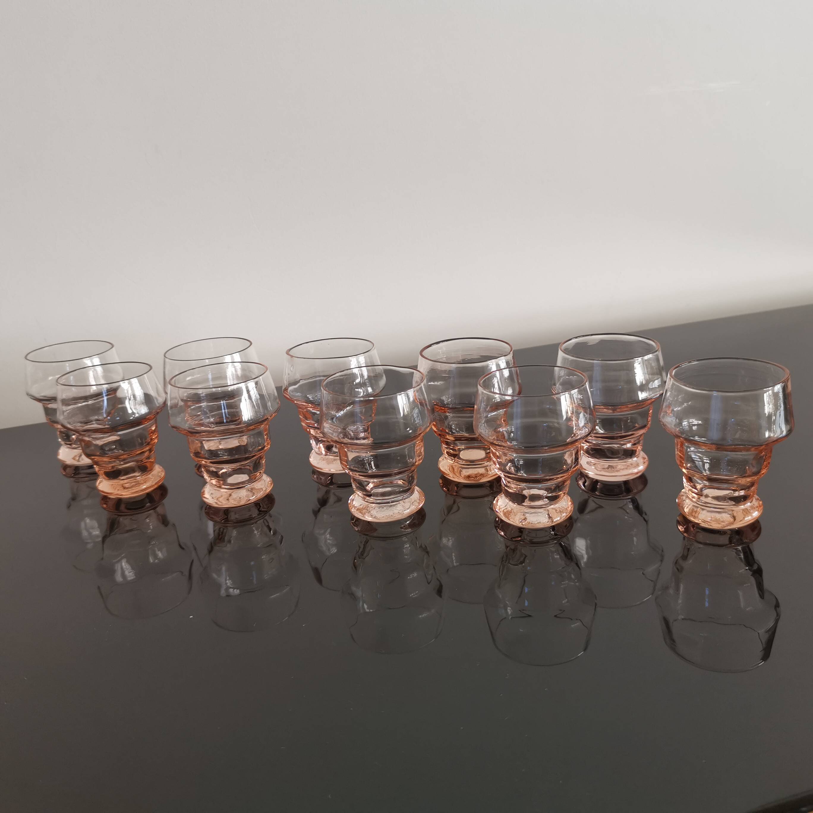Set of 10 vintage pink glasses