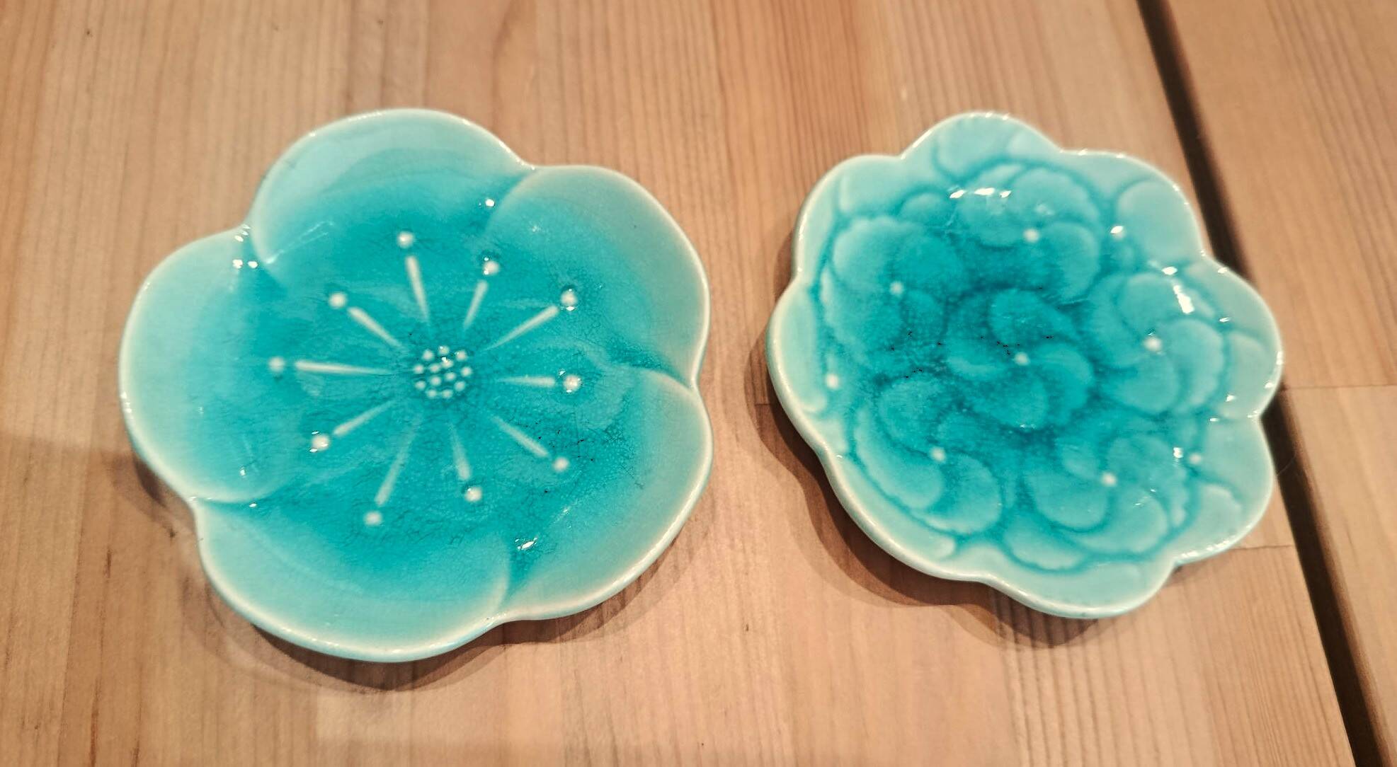 Pair of vintage turquoise flower bowls LBMDJ – 60s/70s