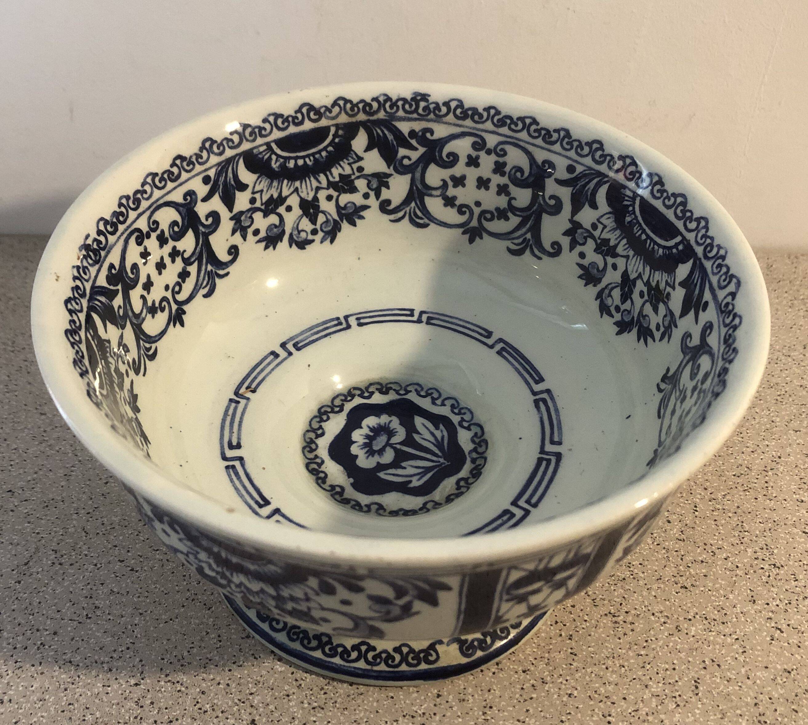 Small fruit bowl in Boch Amsterdam porcelain
