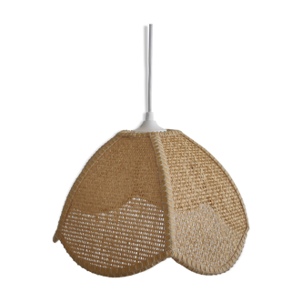 Suspension fleur en maille de rotin tressée