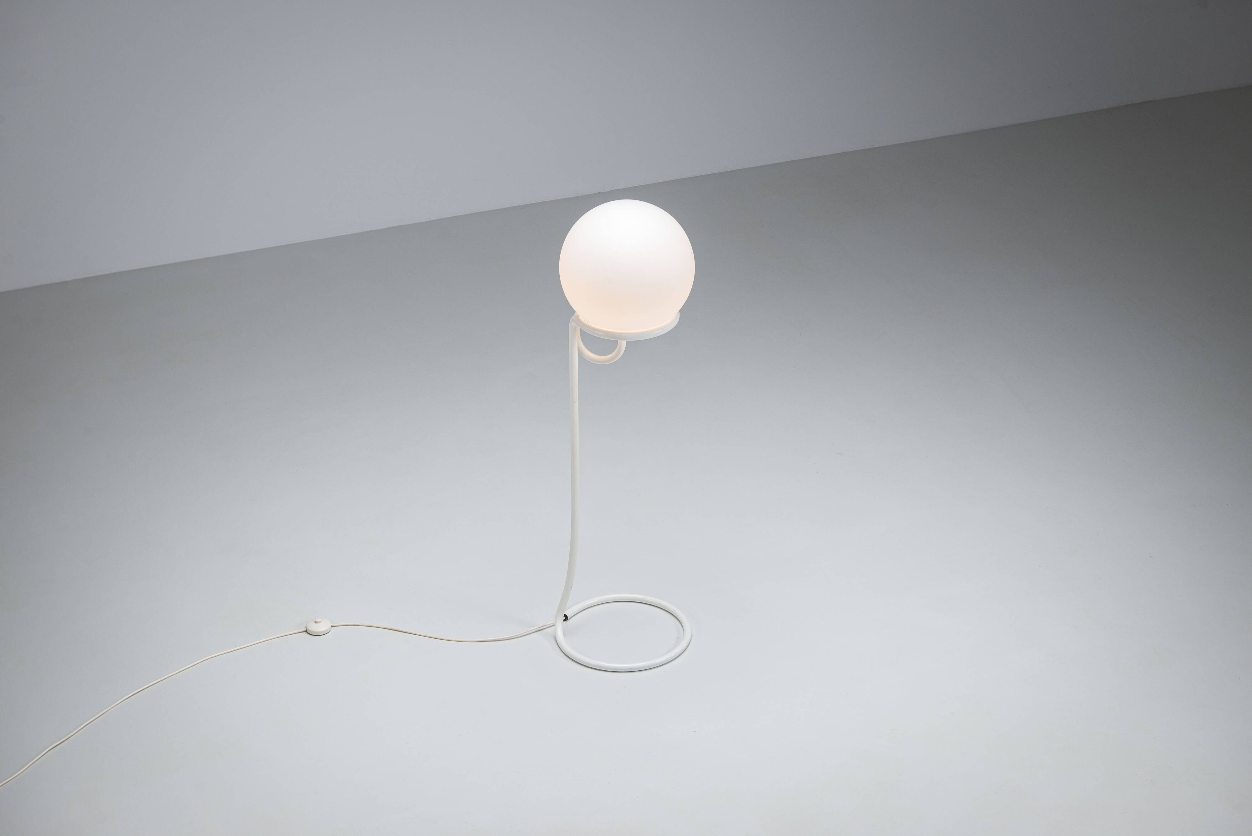 Lampe sur pied Globe par Aldo van den Nieuwelaar