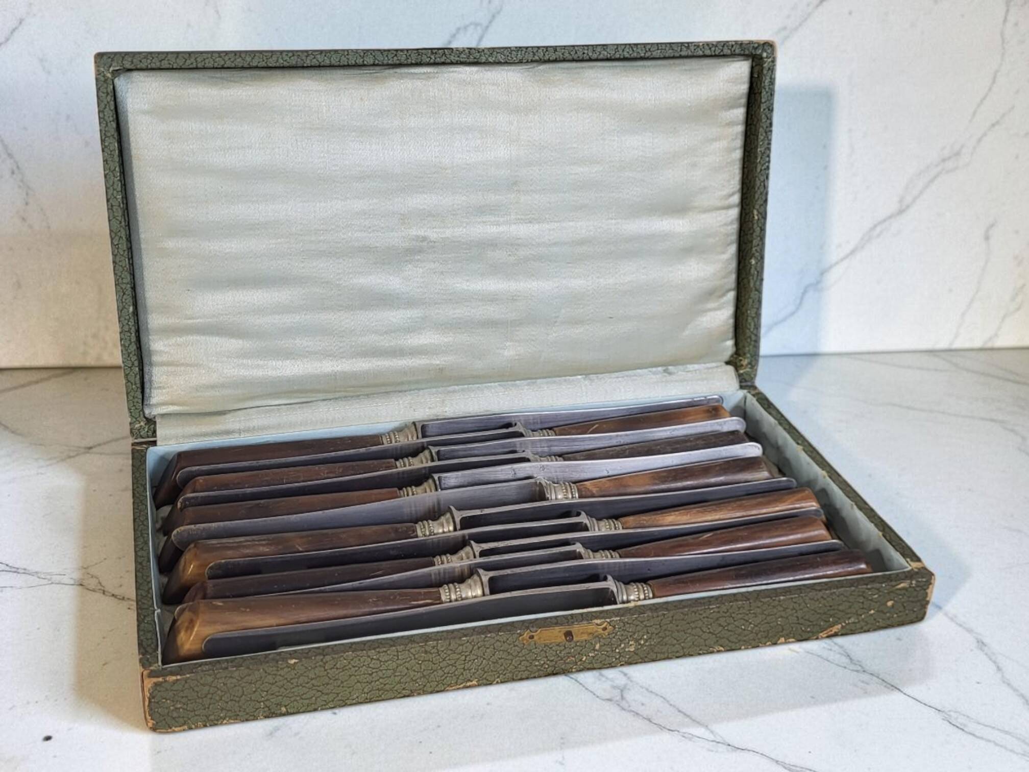 12 horn handle knives