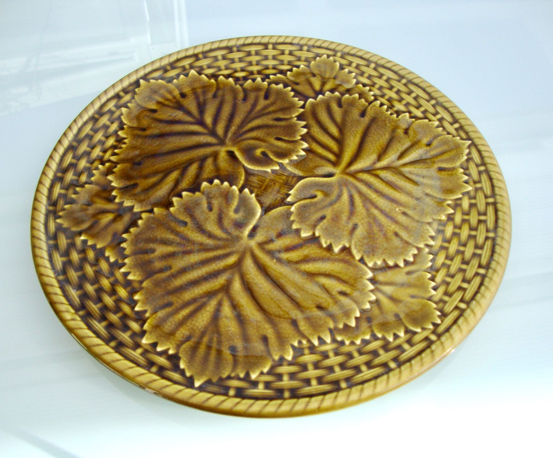 Gien earthenware pie dish