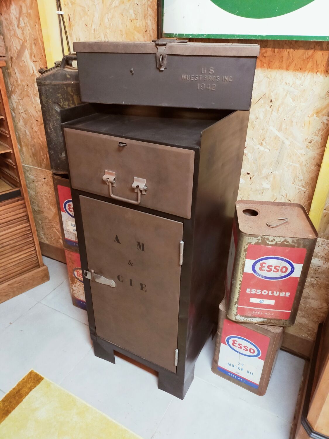 Trade furniture