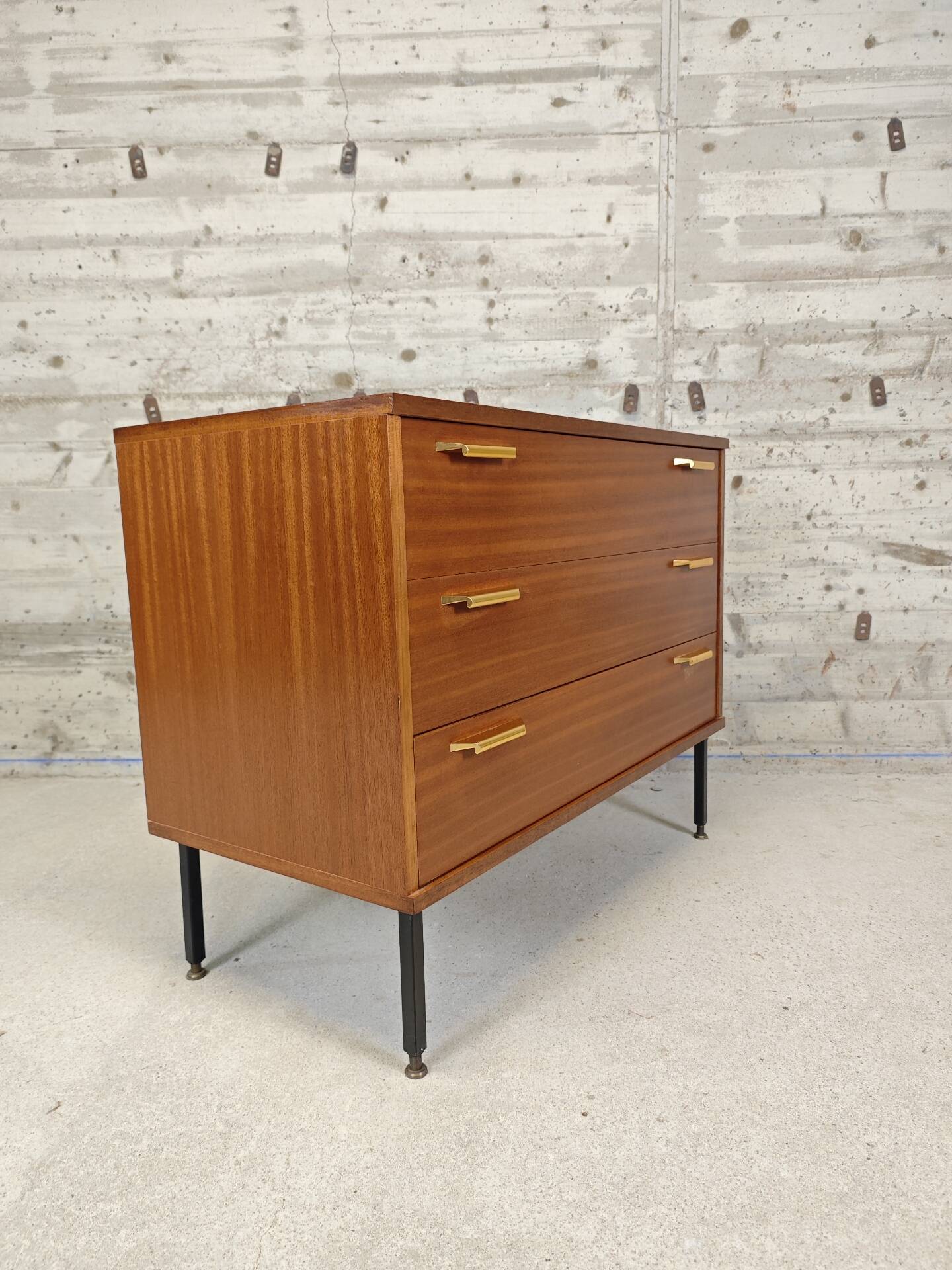 Vintage chest of drawers