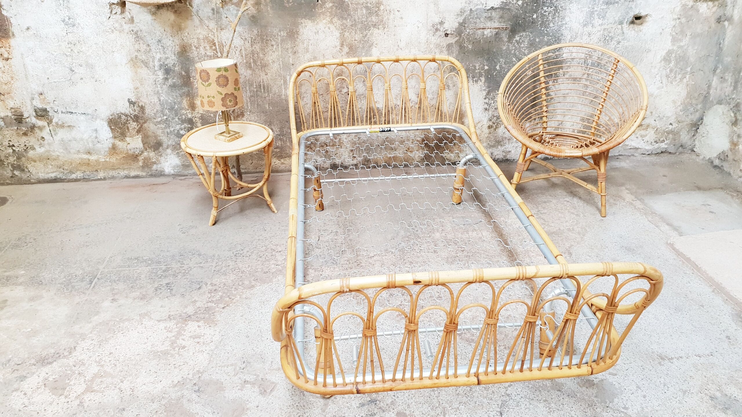 Lit rotin vintage