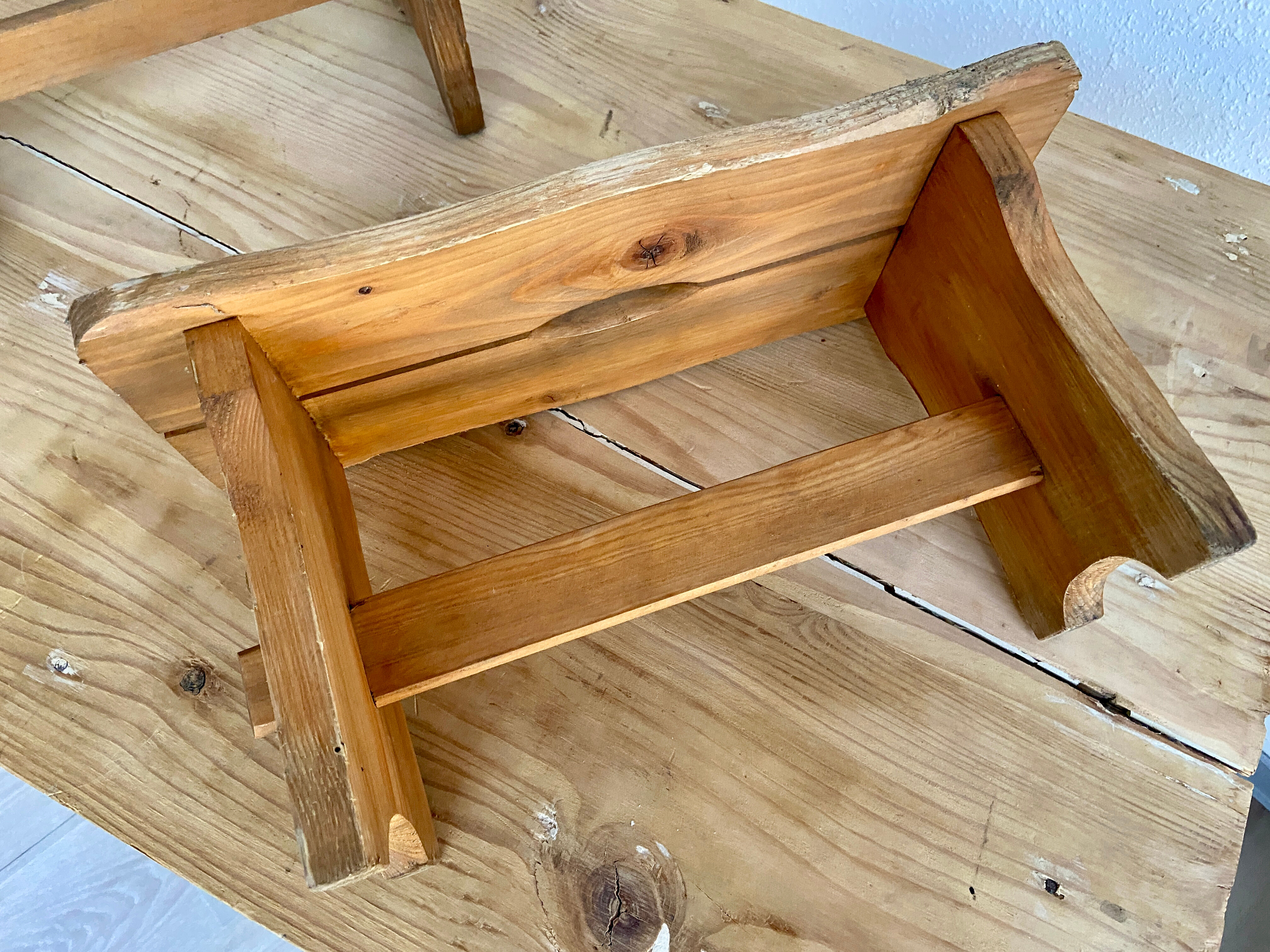 Pair of pine footrests  60