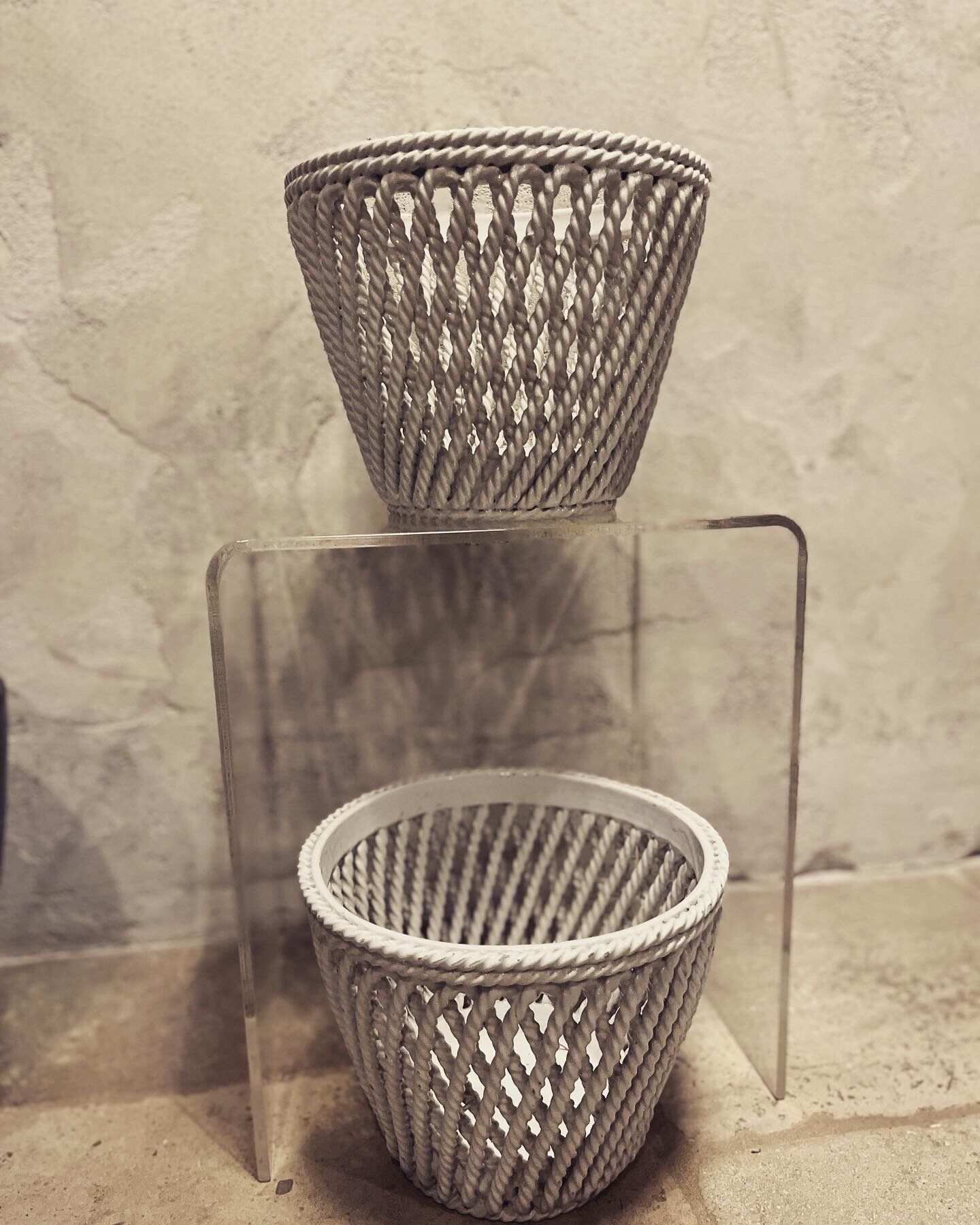 Lot de 2 poteries ou cache-pot ajourées vintage 1970-80