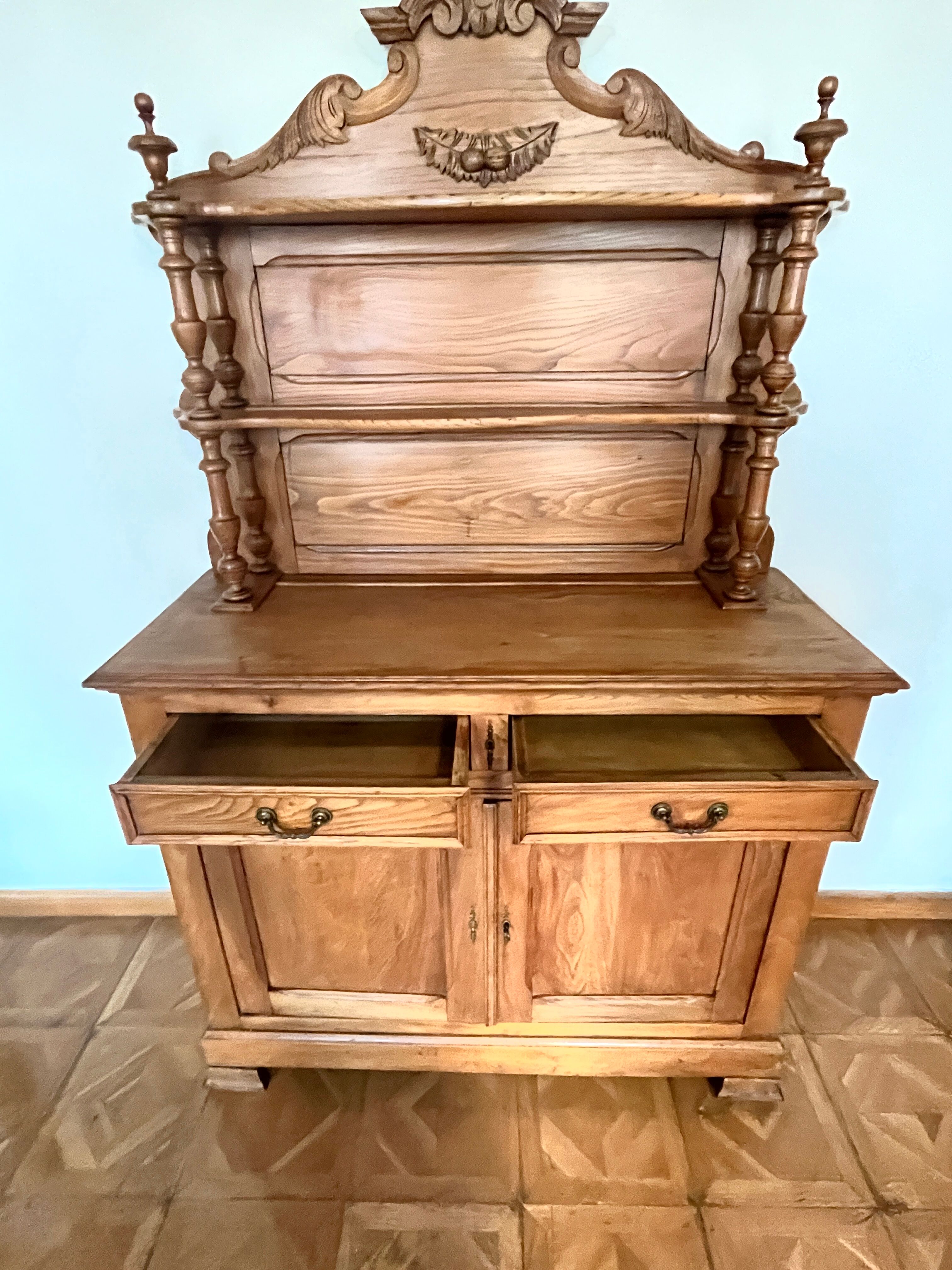 Vaisselier & Parisian sideboard raw wood