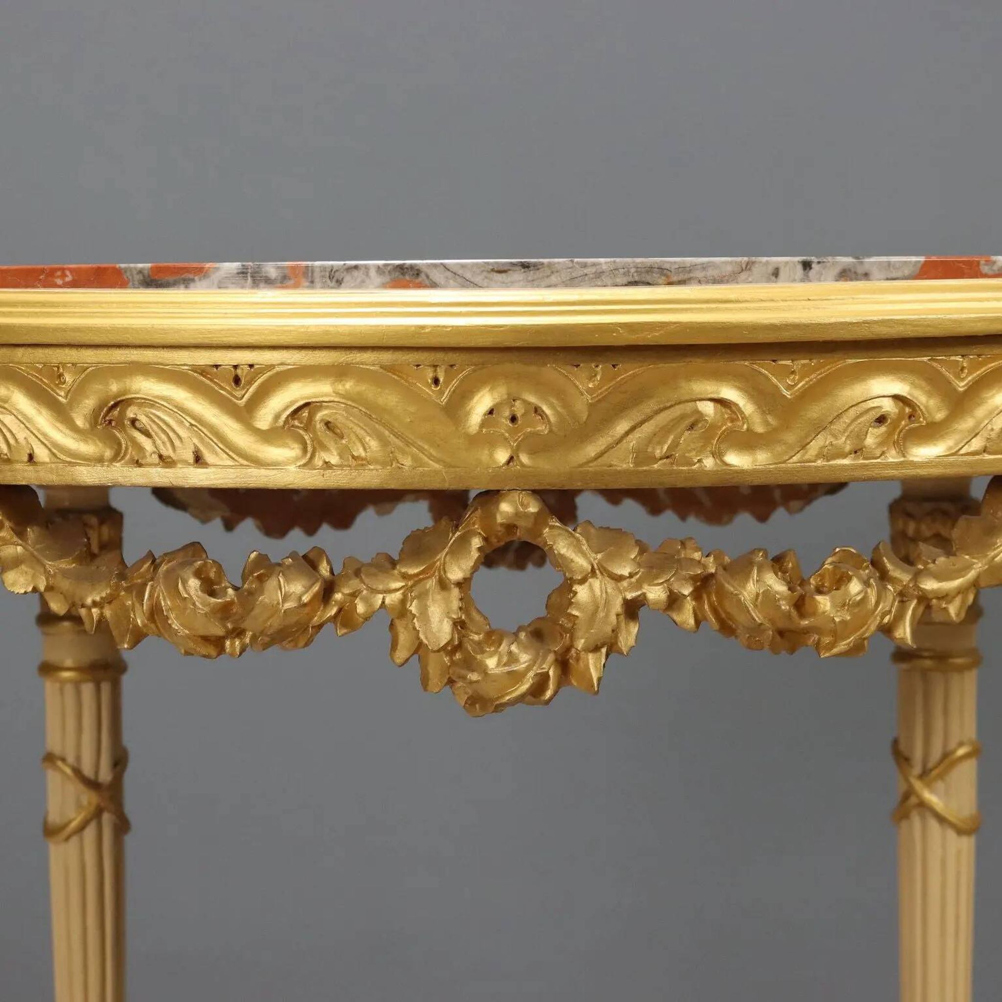 Antique neoclassical centre table in carved wood from the 19th century.