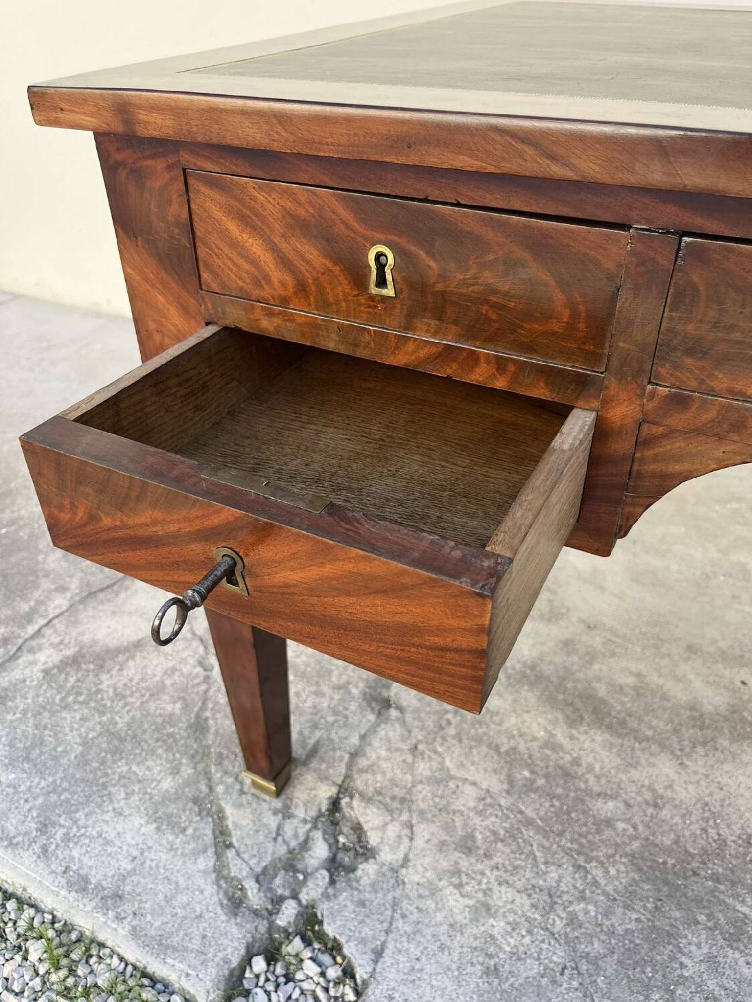 Empire style desk in solid mahogany, 19th century