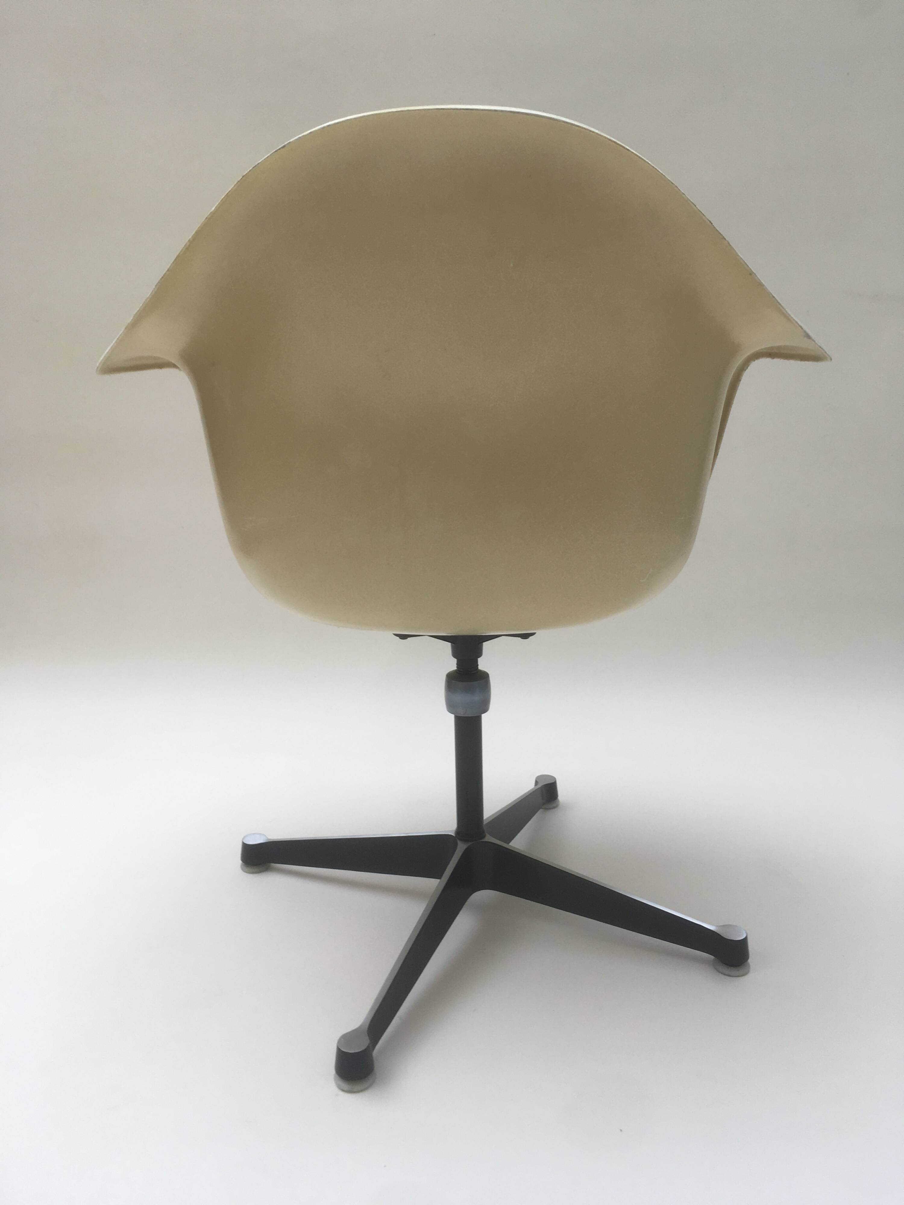 Charles & Ray Eames PACC armchair for Herman Miller