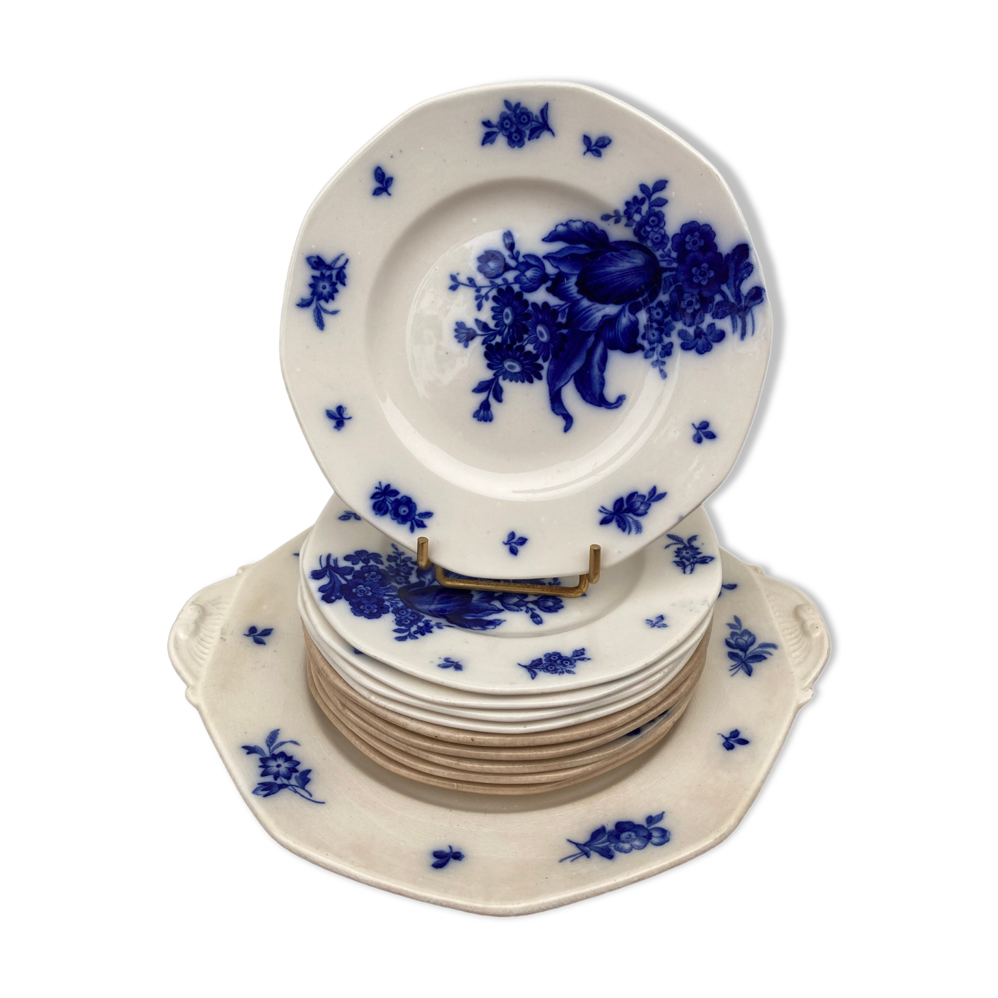 Blue dessert plates with Villeroy flower patterns and boch model Haarlem XIXth