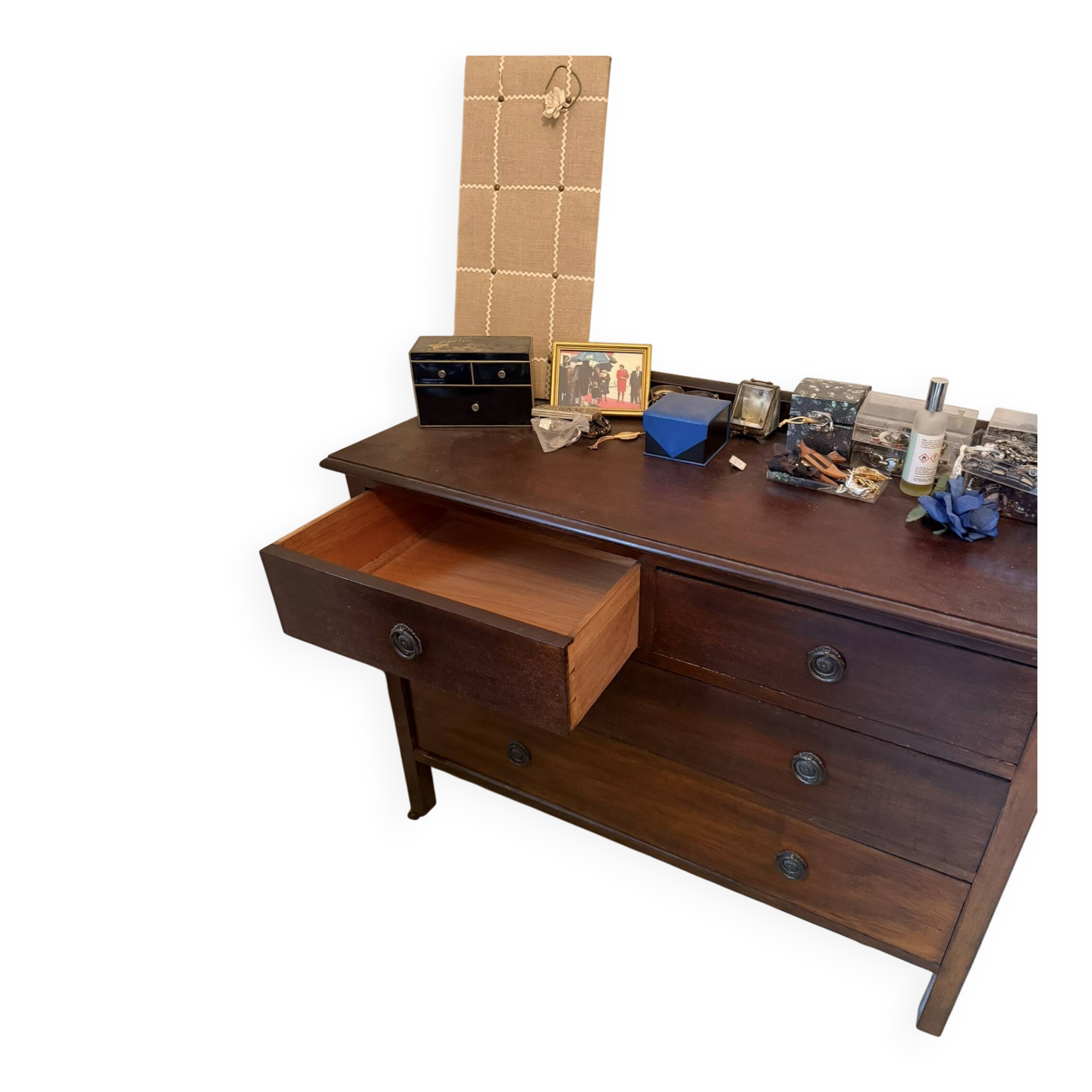 Solid mahogany chest of drawers with 4 drawers