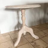 Pedestal table/Small round table in very good condition