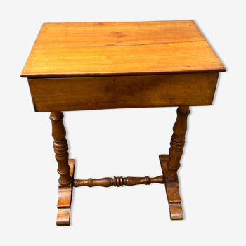 Table de chevet xixeme rustique en noyer