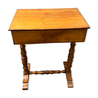 Table de chevet xixeme rustique en noyer