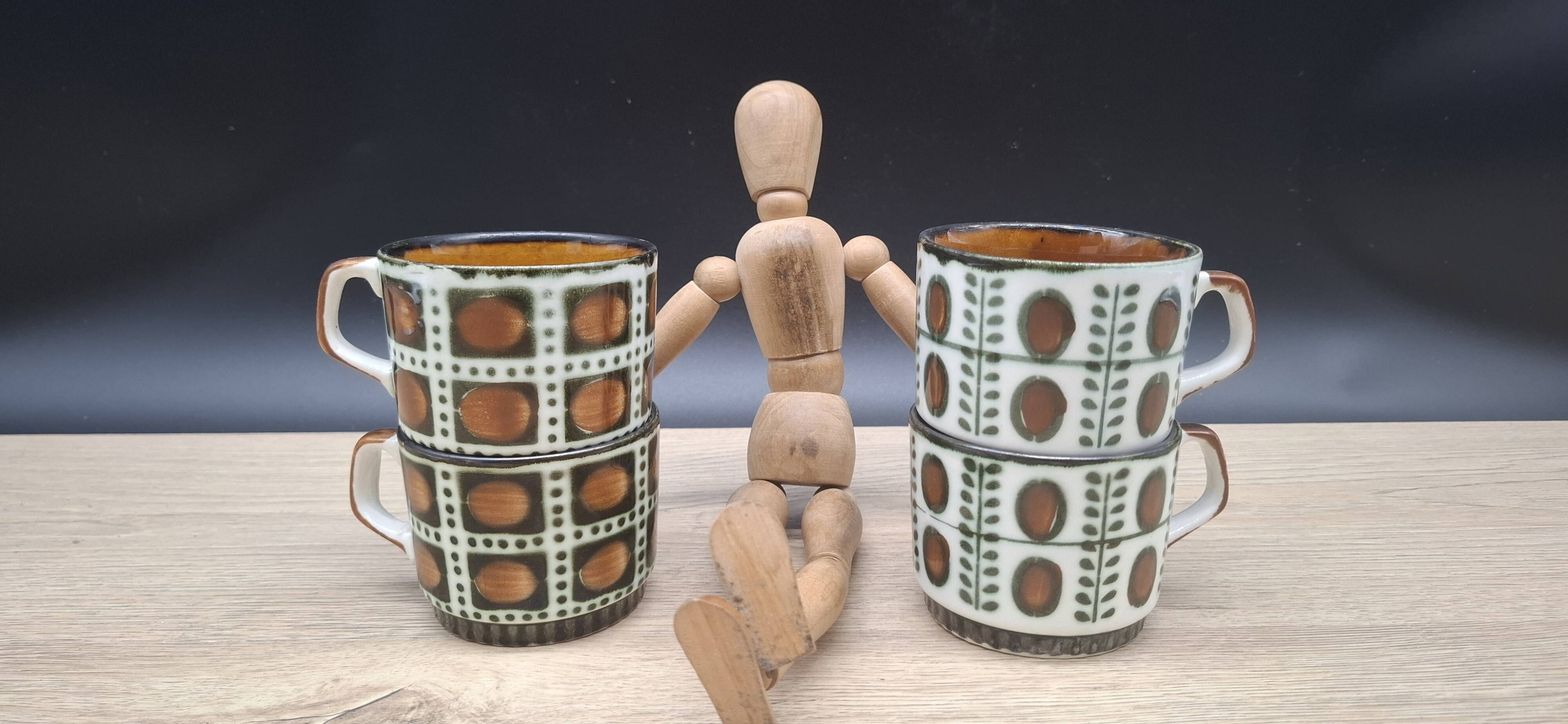 Set of 4 Boch 1966 Bernadette and Noix cups