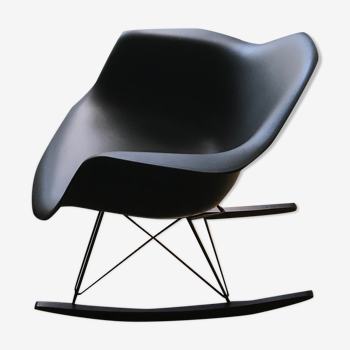 Plastic armchair RAR by Charles and Ray Eames edited by Vitra