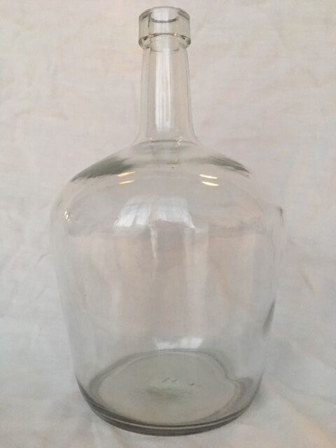 Transparent demijohn, of volume 2l