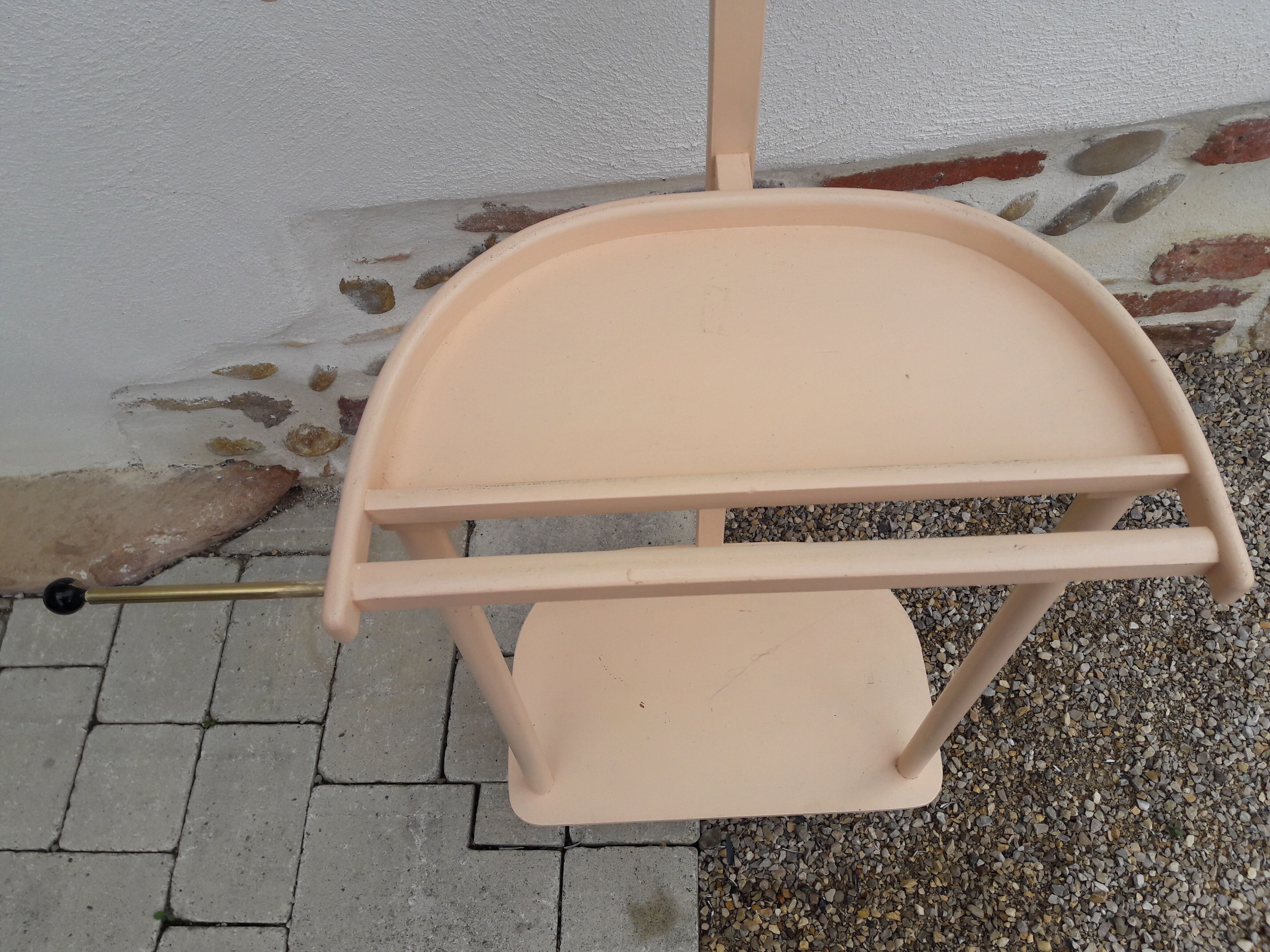 Valet de chambre on wheels