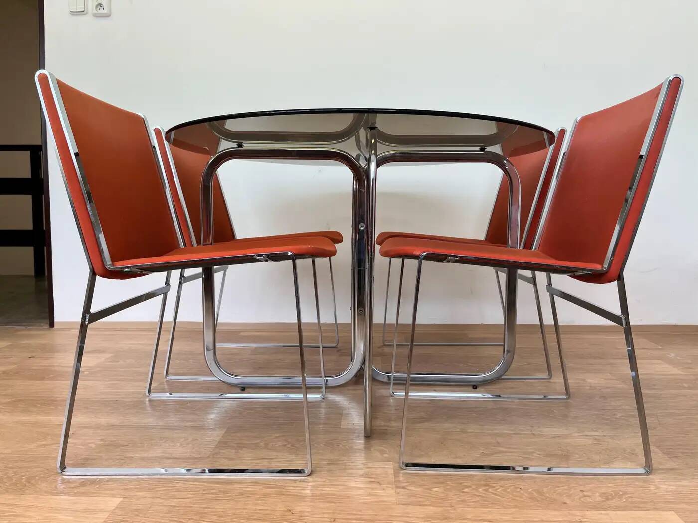 Set of mid-century design chrome dining chairs and table, 1970s