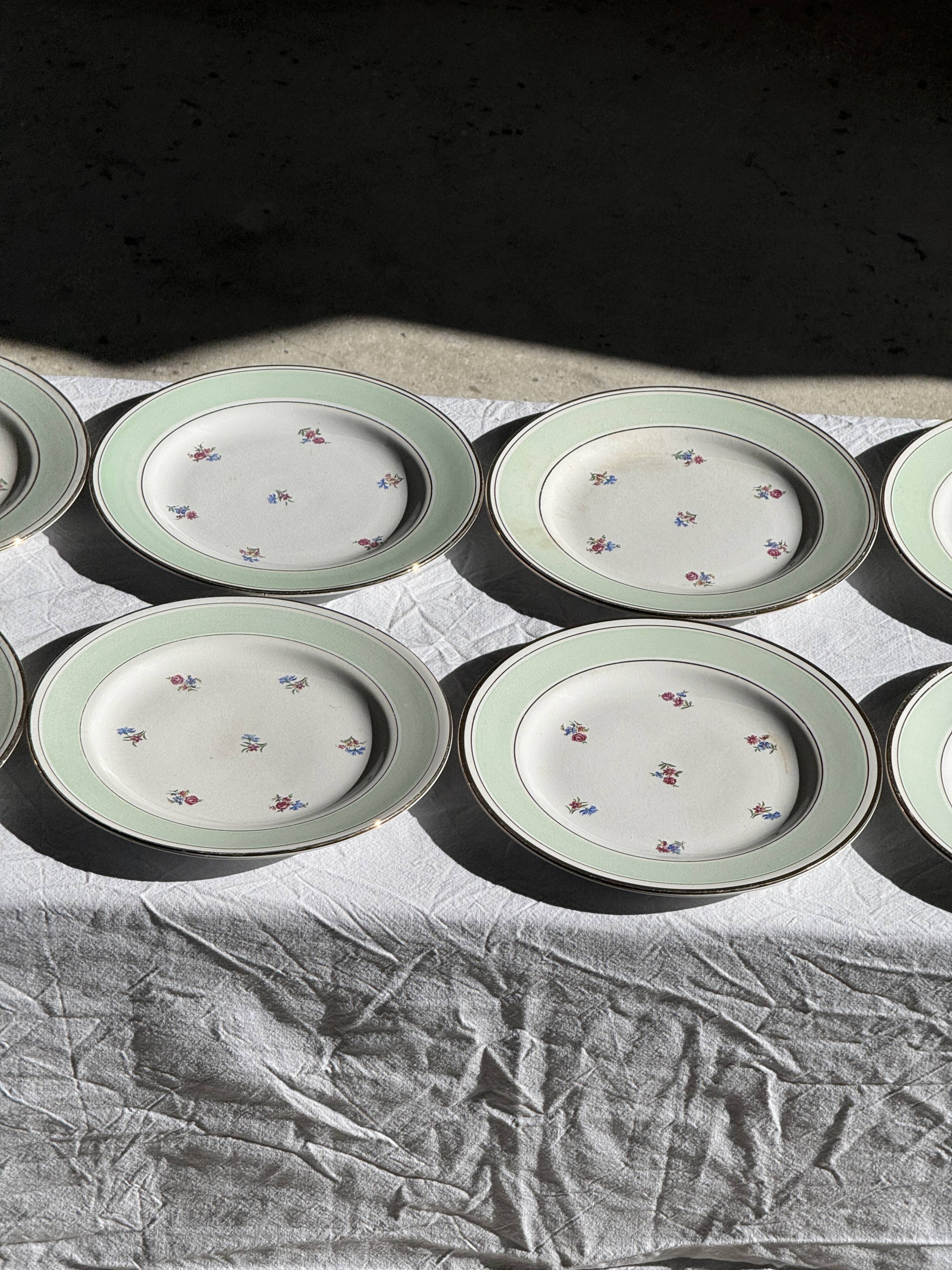Set of 15 vintage turquoise dinner plates with gold trim and pink flowers D23.