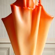 Lampe xl en résine drapée, dans le goût de georgia jacob