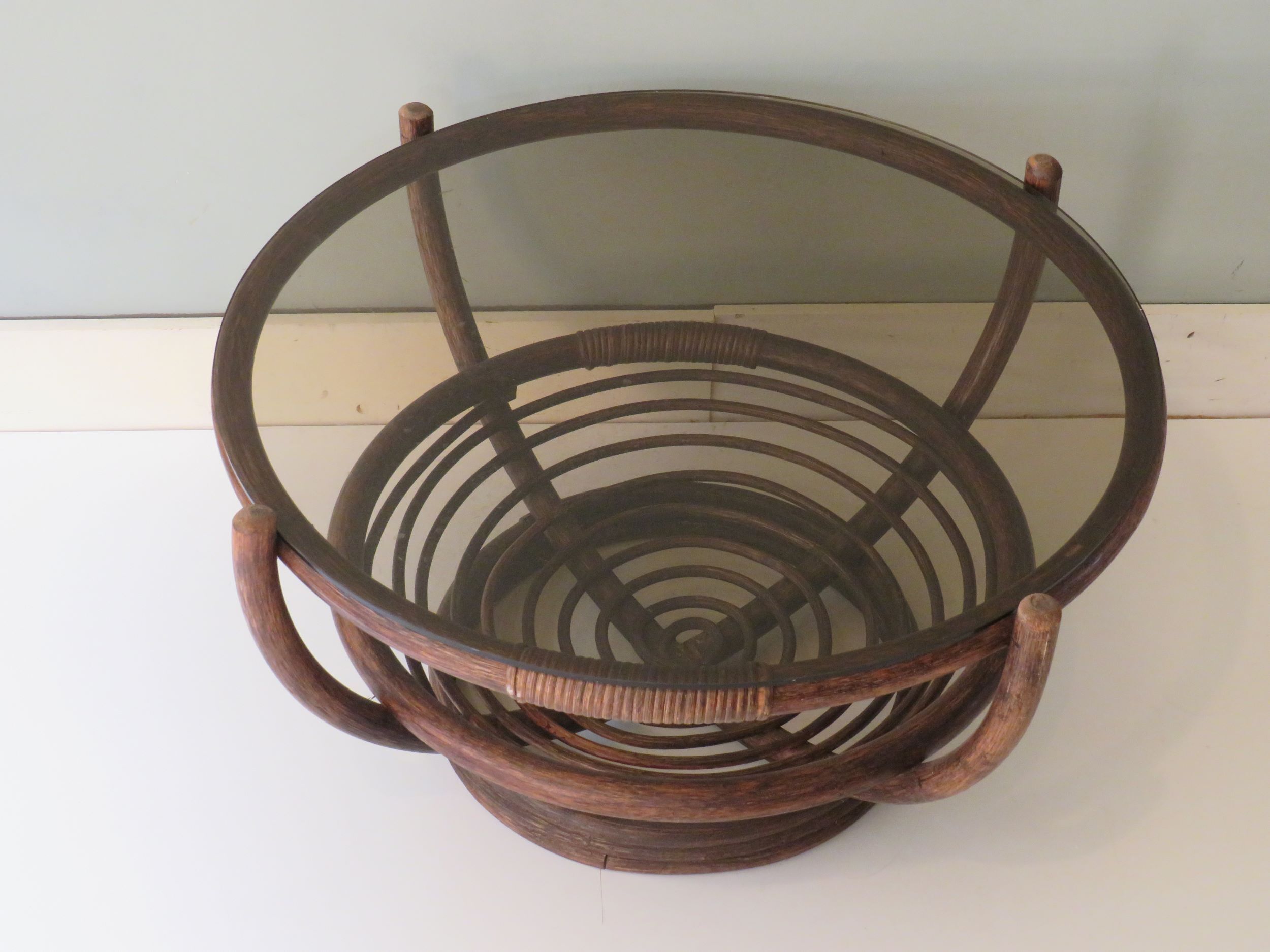 Round coffee table in bamboo, rattan, manou, Italy 1970