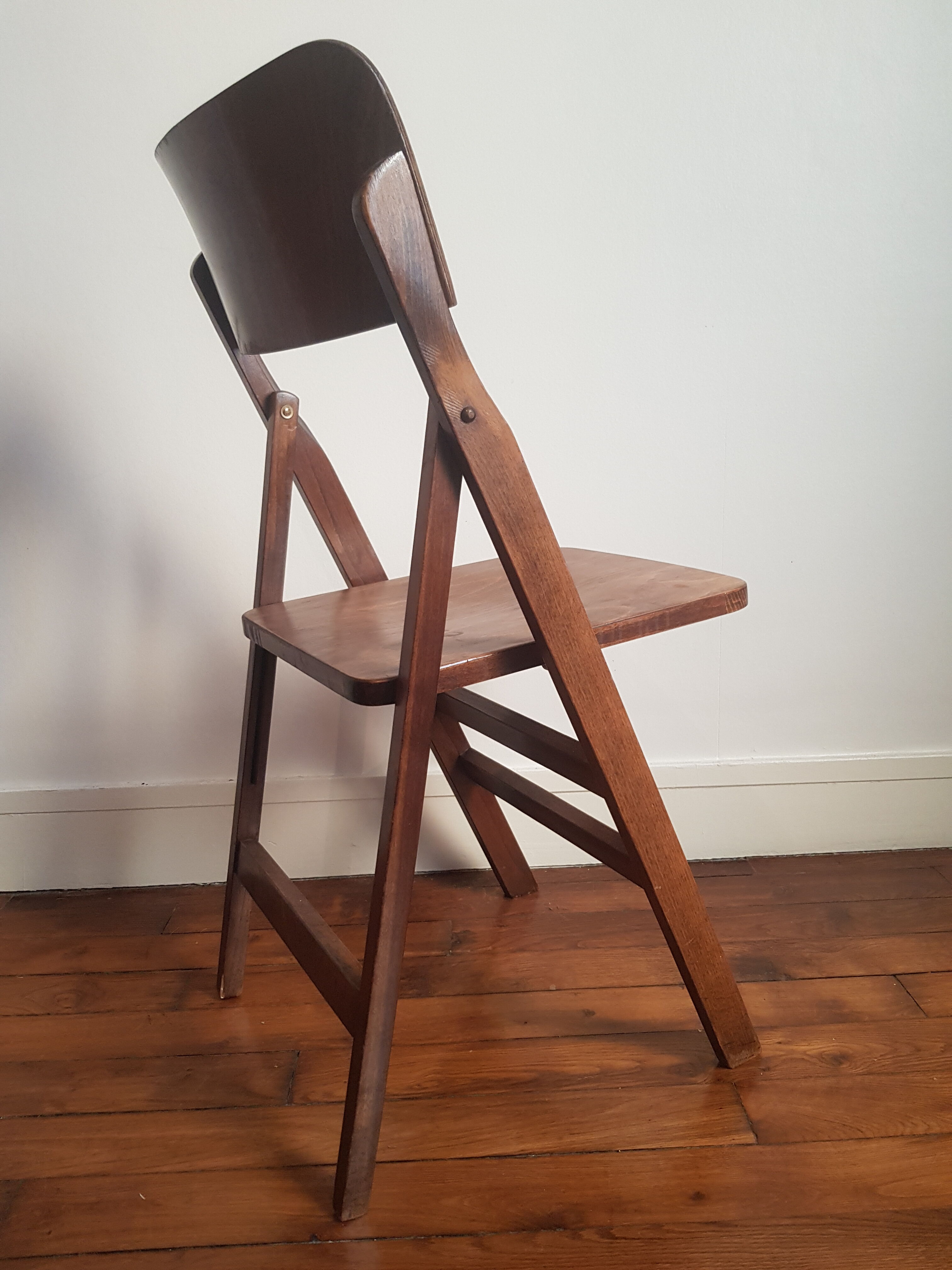 Baumann folding chair