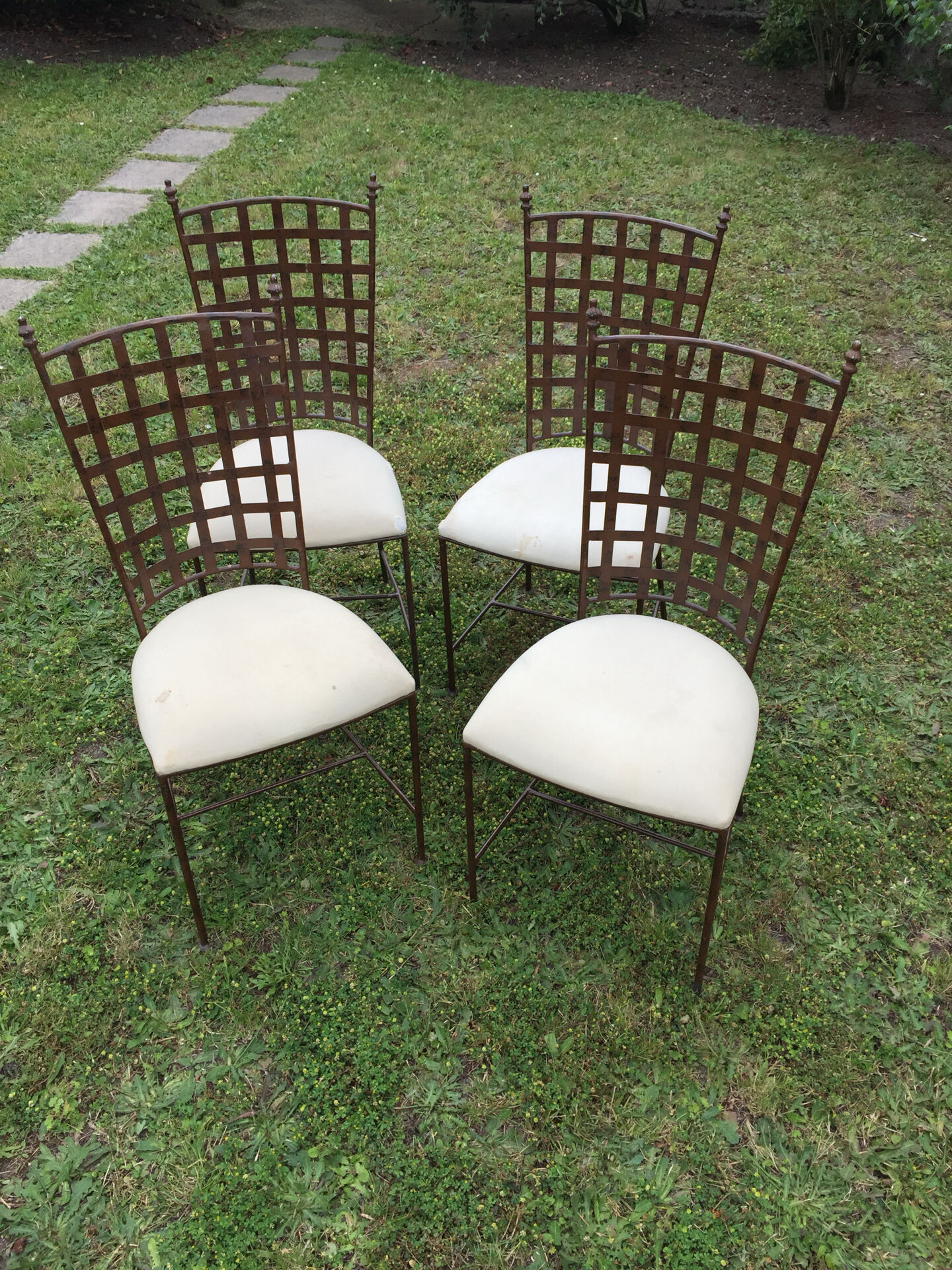 Set of 4 wrought iron chairs
