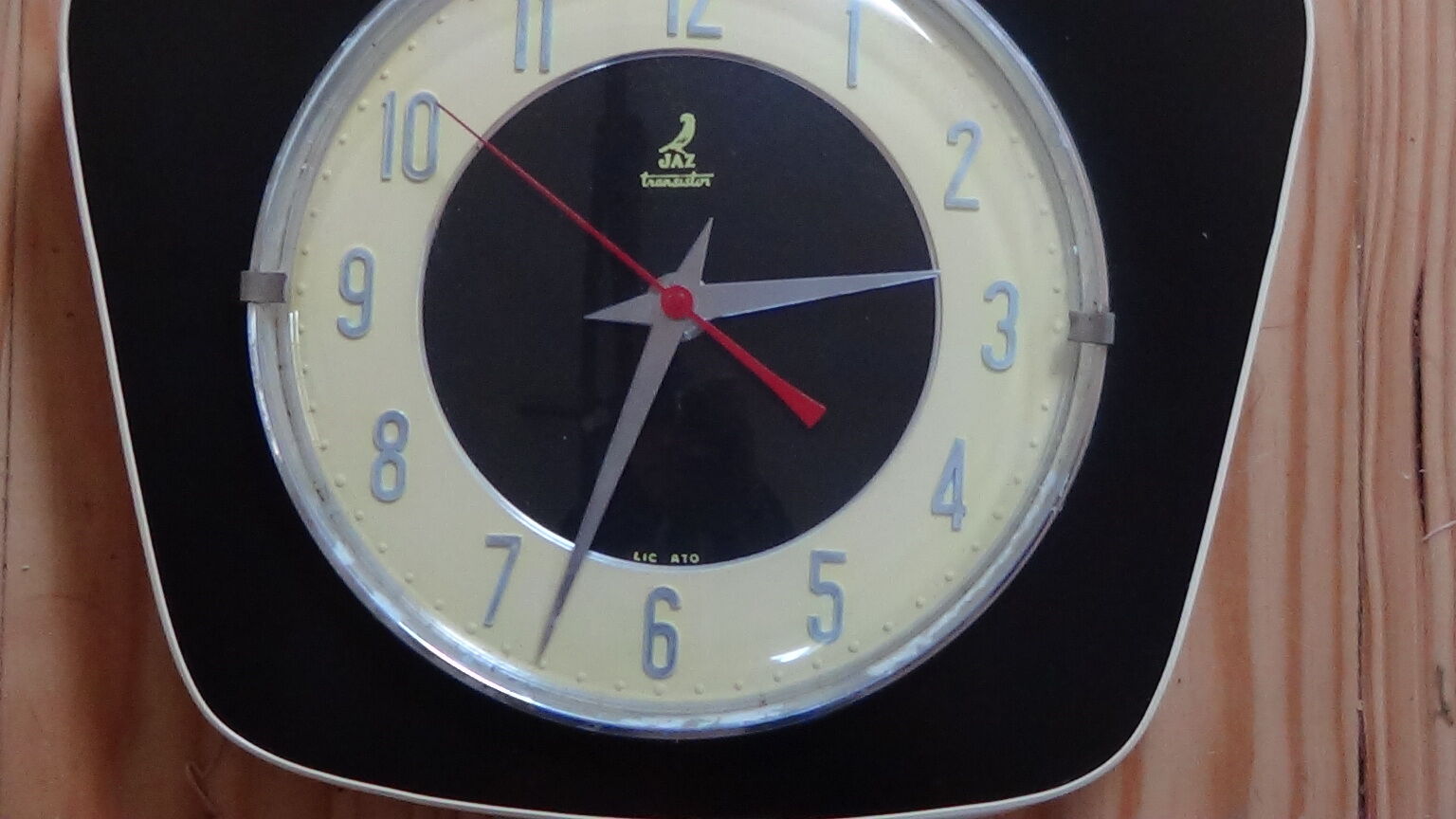 Wall clock
